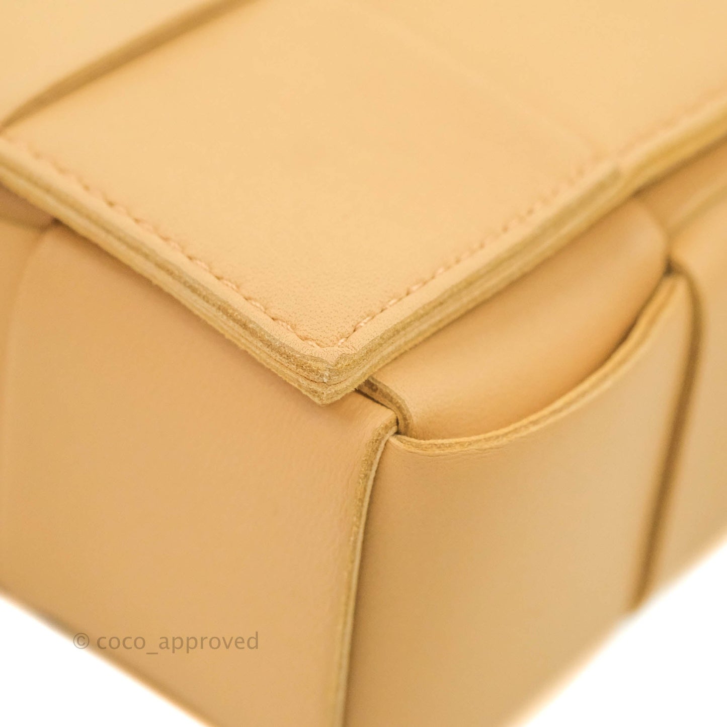 Bottega Veneta Cassette Shoulder Bag Intrecciato Beige Lambskin