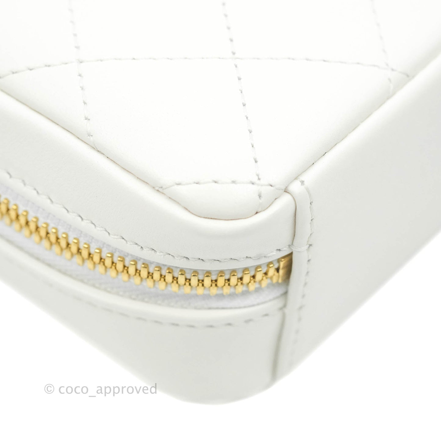 Chanel Circular Handle Zip Around Vanity Case White Calfskin Gold Hardware 20S