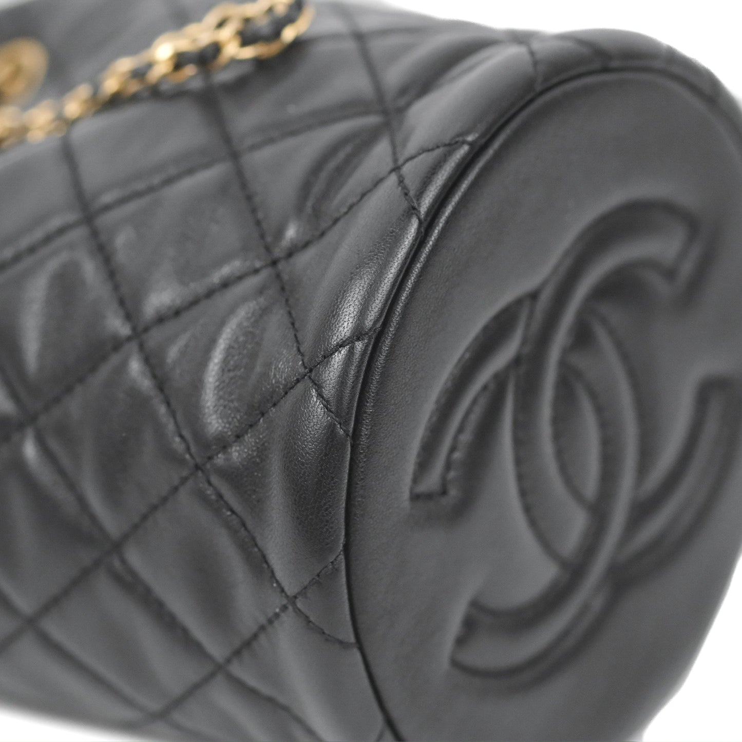 Chanel Pearl Crush Bucket Bag Black Lambskin Aged Gold Hardware 22S