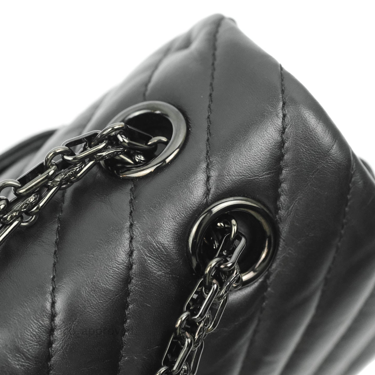 Chanel Reissue 225 Chevron Aged Calfskin So Black