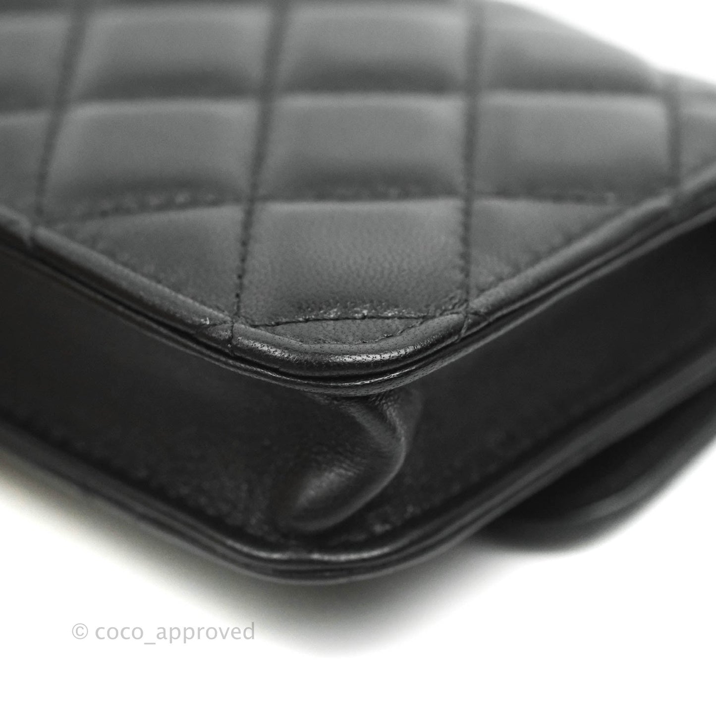 Chanel Pearl Crush Card Holder Black Lambskin Aged Gold Hardware