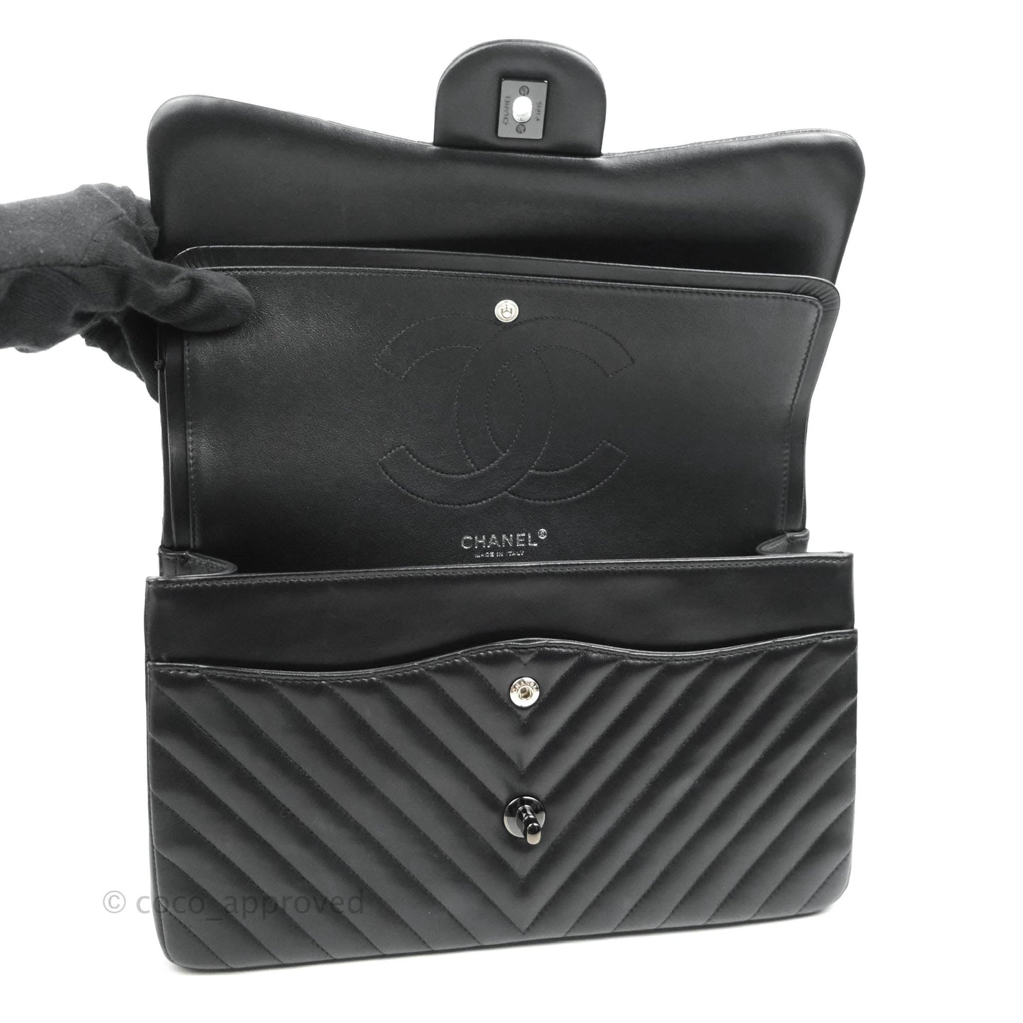 Chanel Jumbo Double Flap So Black Chevron Lambskin Black Hardware⁣⁣