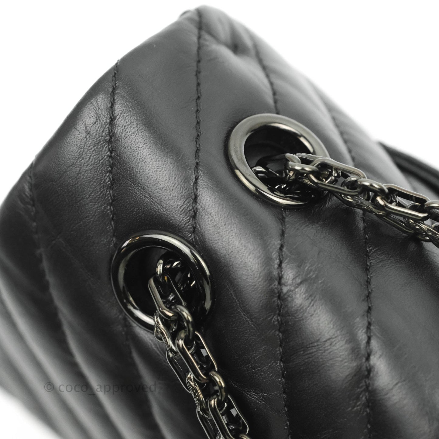 Chanel Reissue 225 Chevron Aged Calfskin So Black