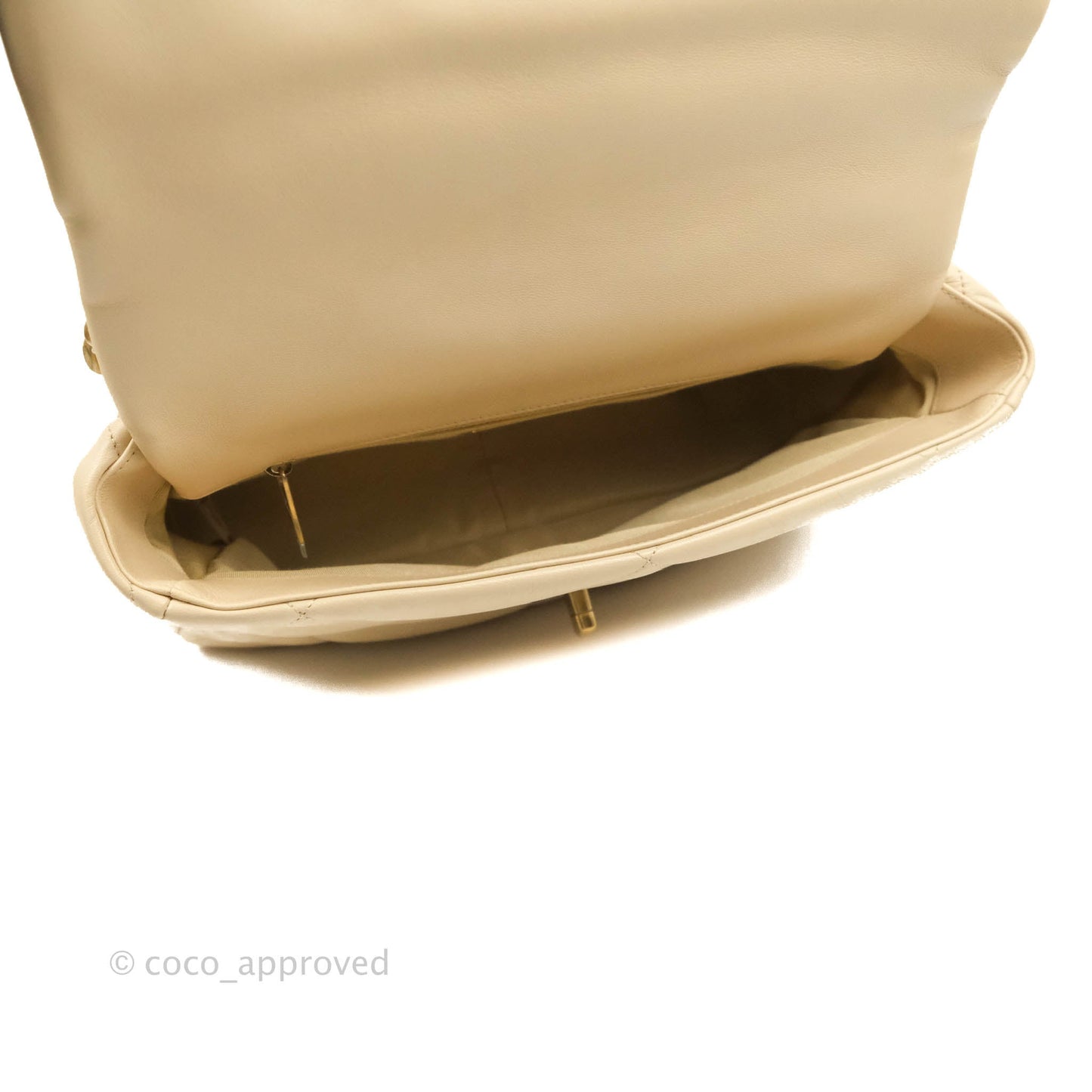Chanel 19 Medium Beige Goatskin Mixed Hardware 20A