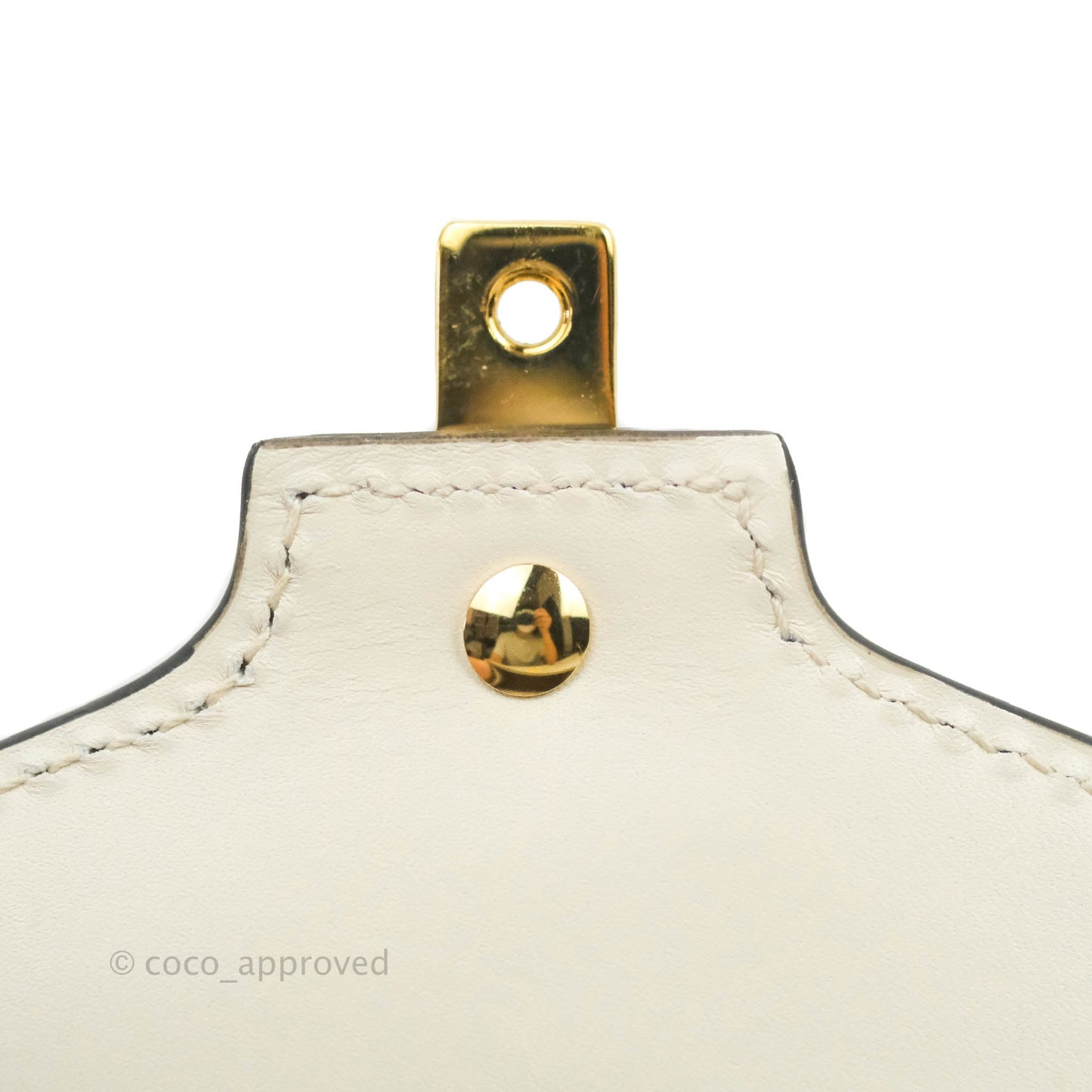 Gucci Mini Sylvie Top Handle White Calfskin Shoulder Bag⁣ ⁣⁣⁣⁣⁣⁣⁣⁣⁣⁣⁣⁣⁣⁣⁣⁣With Strap