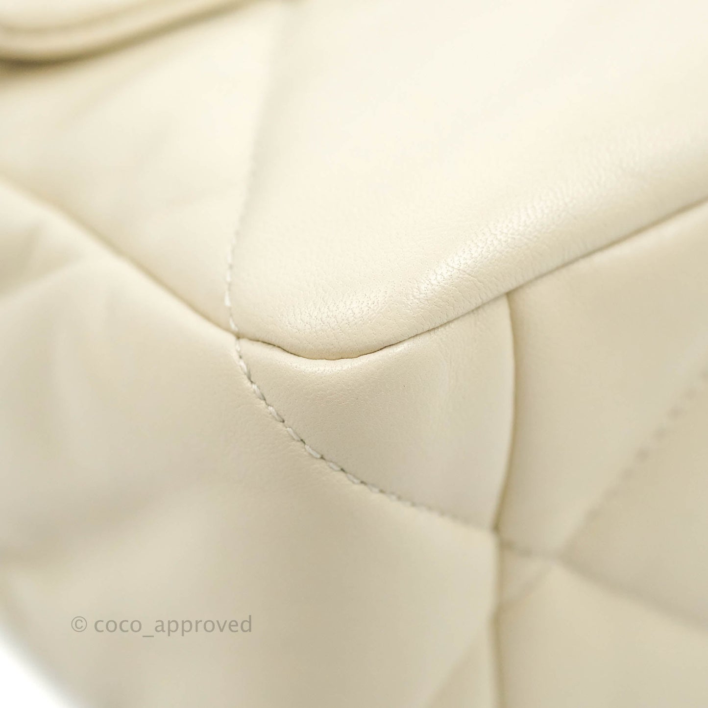 Chanel 19 Medium Beige Mixed Hardware