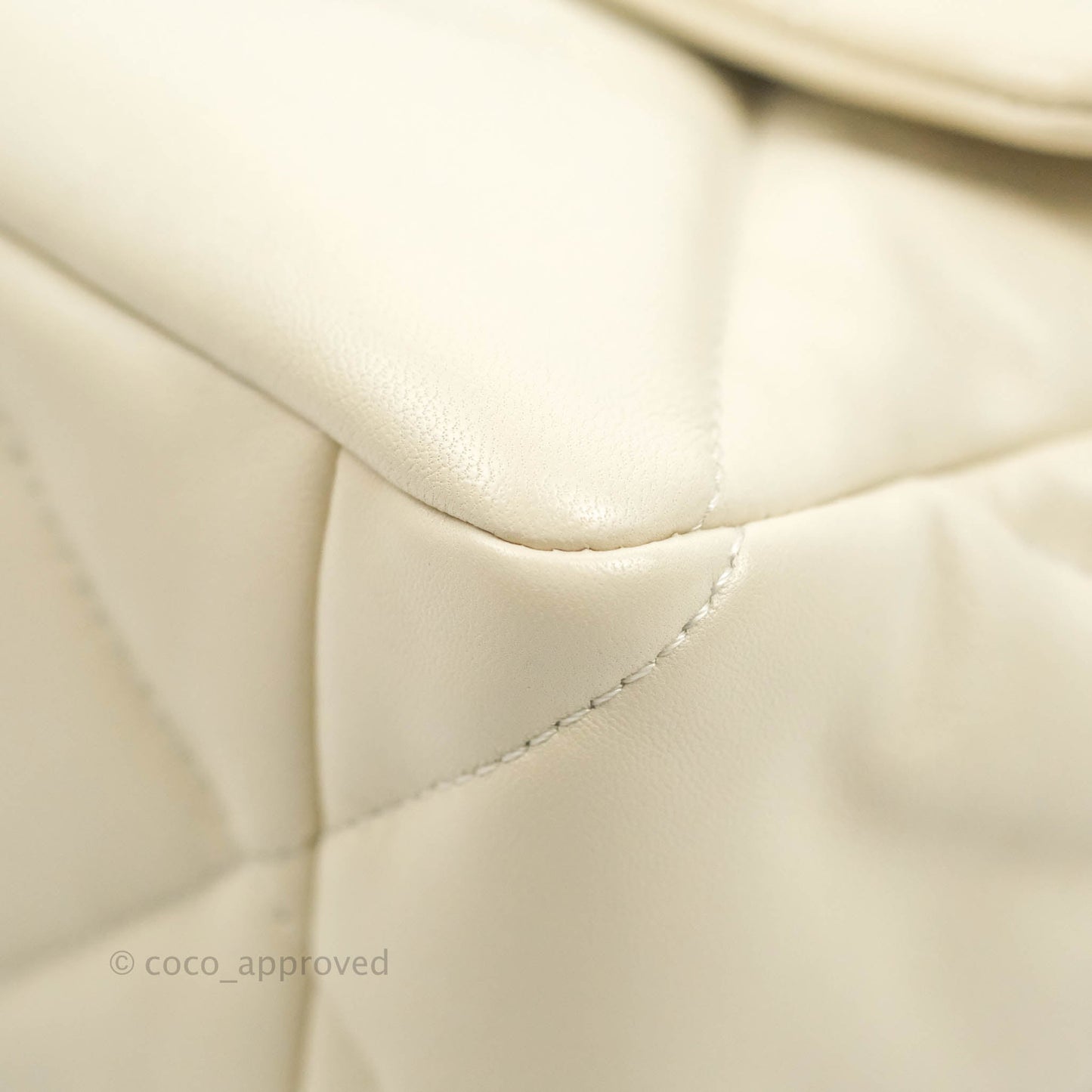 Chanel 19 Medium Beige Mixed Hardware