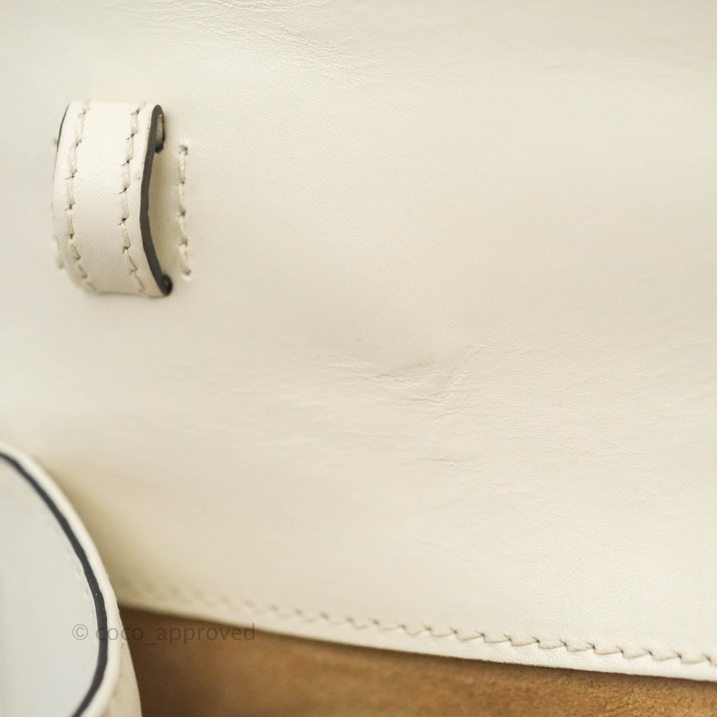 Gucci Mini Sylvie Top Handle White Calfskin Shoulder Bag⁣ ⁣⁣⁣⁣⁣⁣⁣⁣⁣⁣⁣⁣⁣⁣⁣⁣With Strap