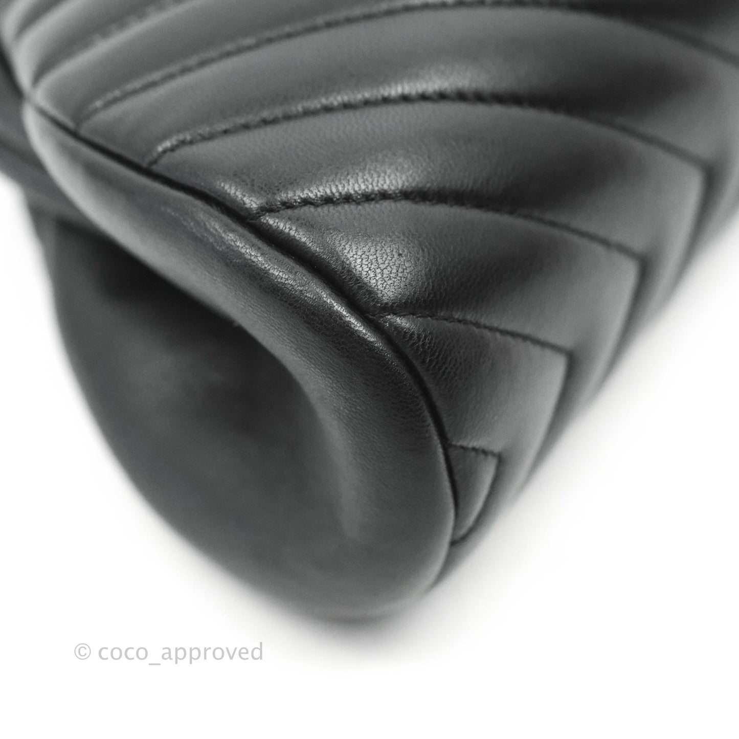 Chanel Chevron Timeless Kisslock Clutch So Black Lambskin 15S