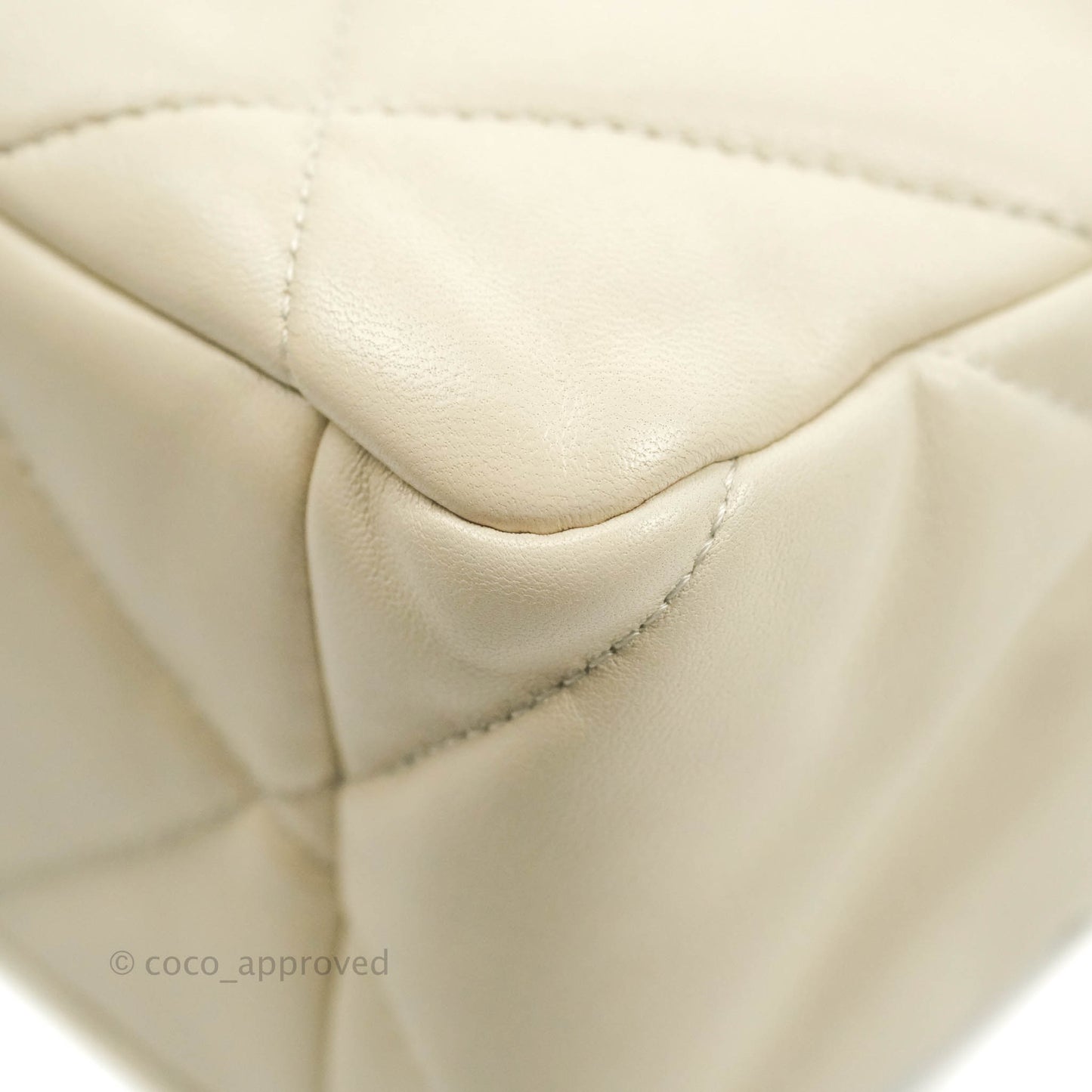 Chanel 19 Medium Beige Mixed Hardware