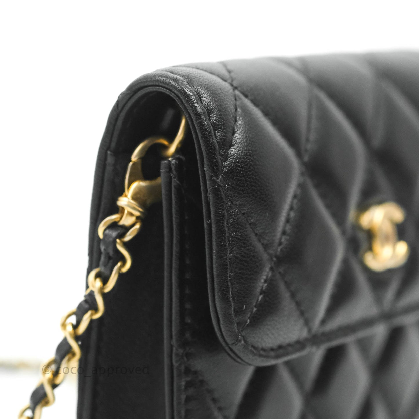 Chanel Pearl Crush Card Holder Black Lambskin Aged Gold Hardware