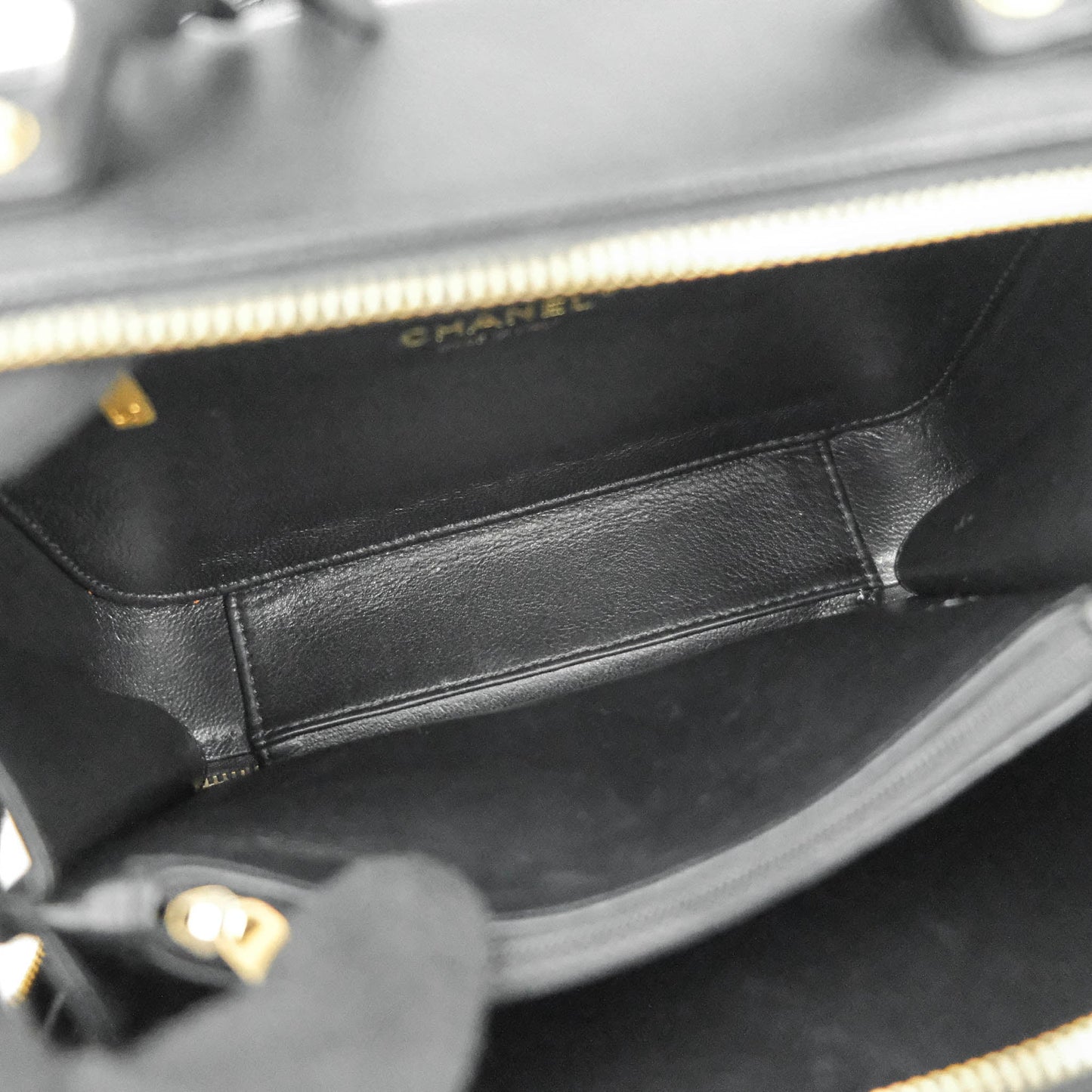 Chanel Quilted Medium CC Filigree Vanity Case Black Caviar Gold Hardware