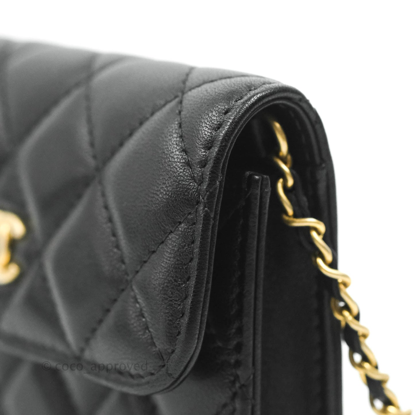 Chanel Pearl Crush Card Holder Black Lambskin Aged Gold Hardware