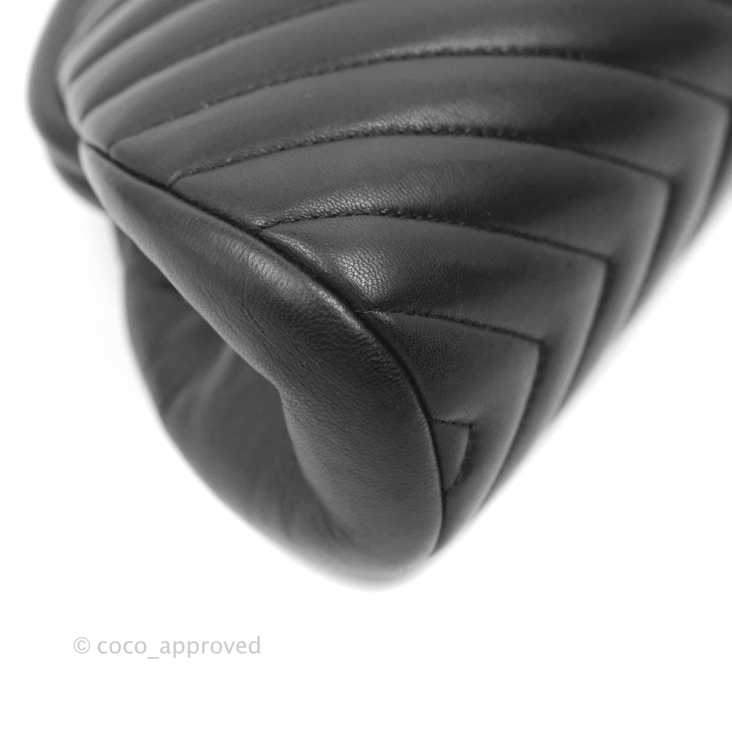 Chanel Chevron Timeless Kisslock Clutch So Black Lambskin 15S