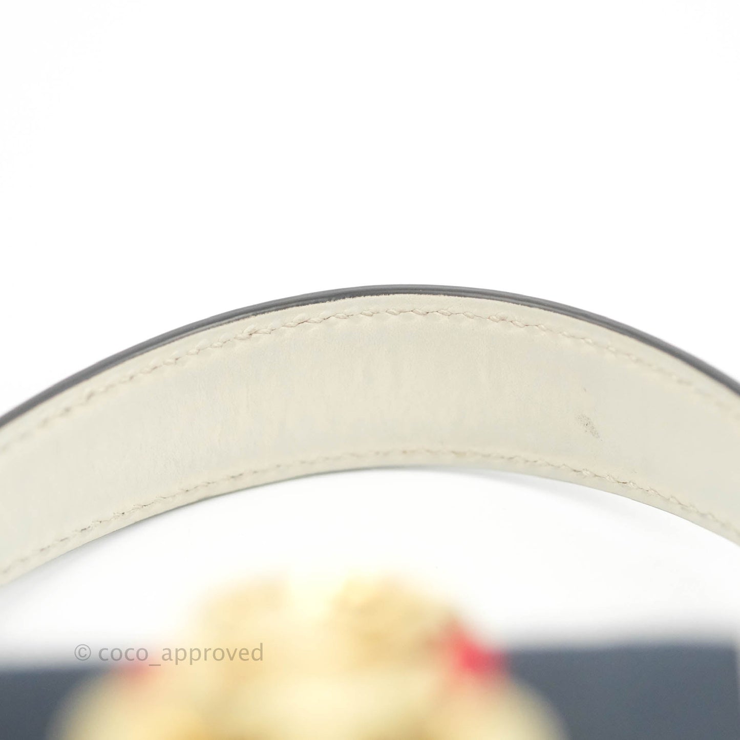 Gucci Mini Sylvie Top Handle White Calfskin Shoulder Bag⁣ ⁣⁣⁣⁣⁣⁣⁣⁣⁣⁣⁣⁣⁣⁣⁣⁣With Strap