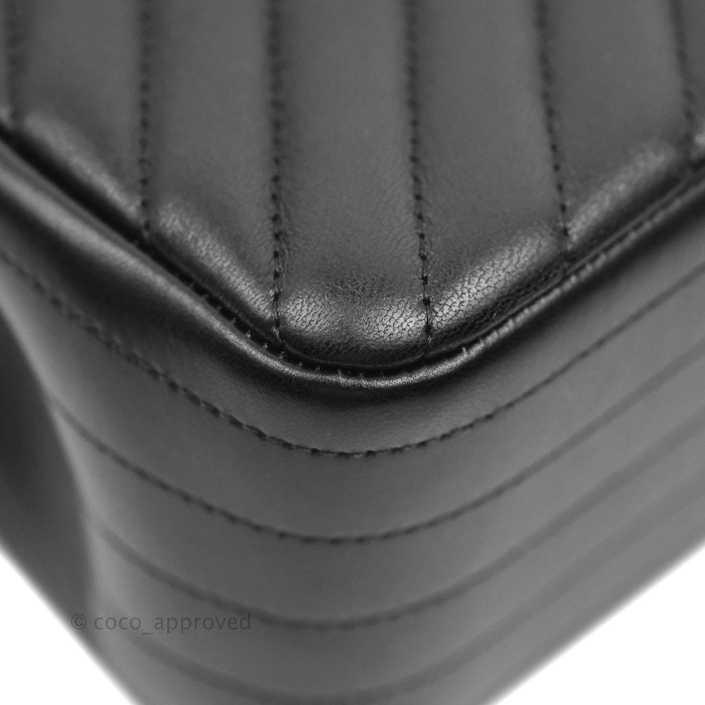 Chanel Jumbo Chevron Double Flap Black Lambskin Gold Hardware⁣⁣