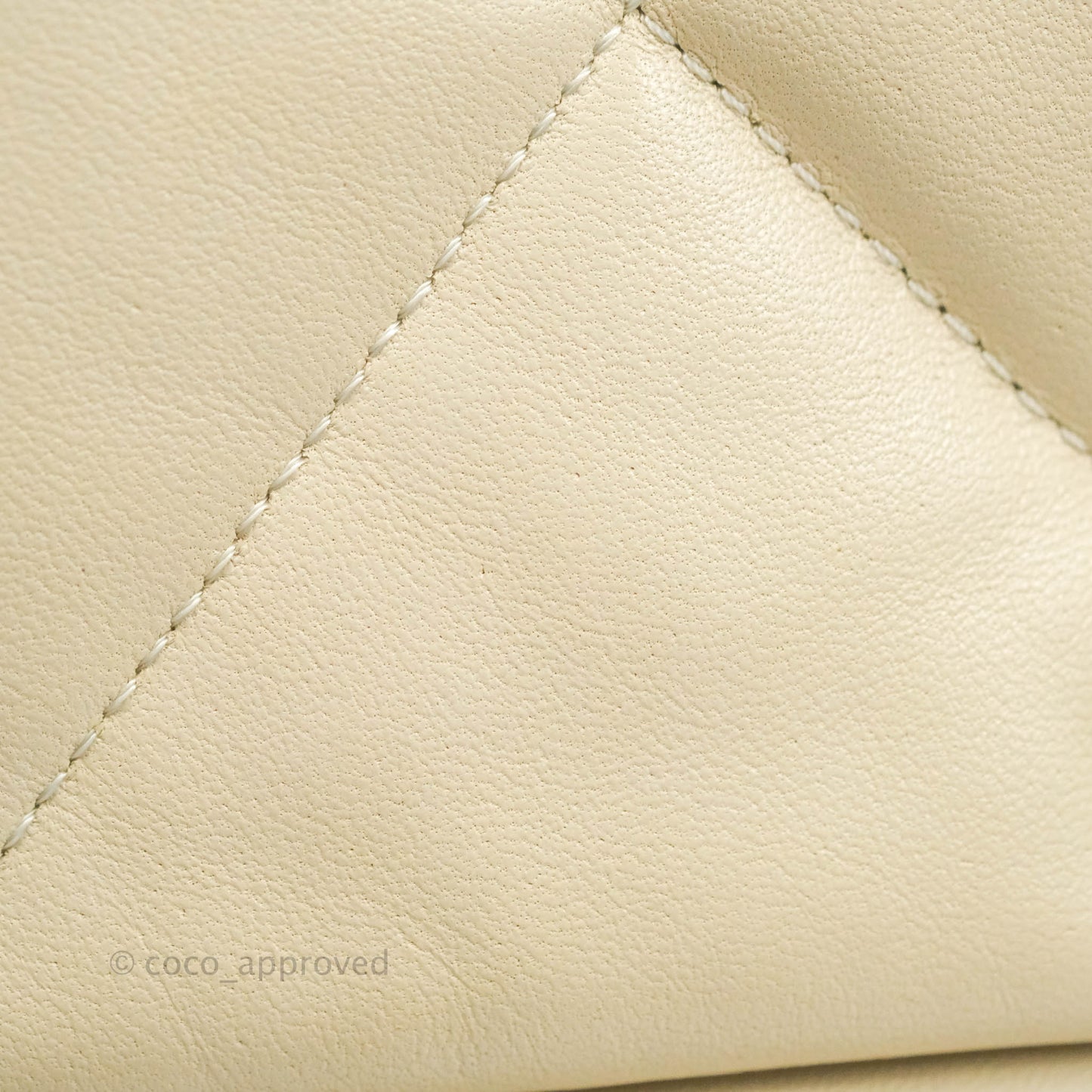 Chanel 19 Medium Beige Mixed Hardware