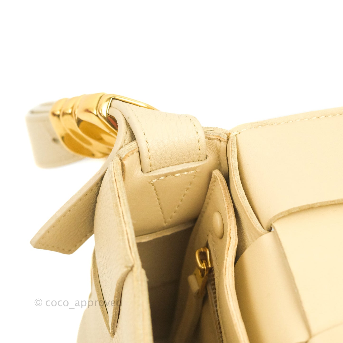 Bottega Veneta Cassette Shoulder Bag Intreccio Porridge Grained Calfskin Gold Hardware