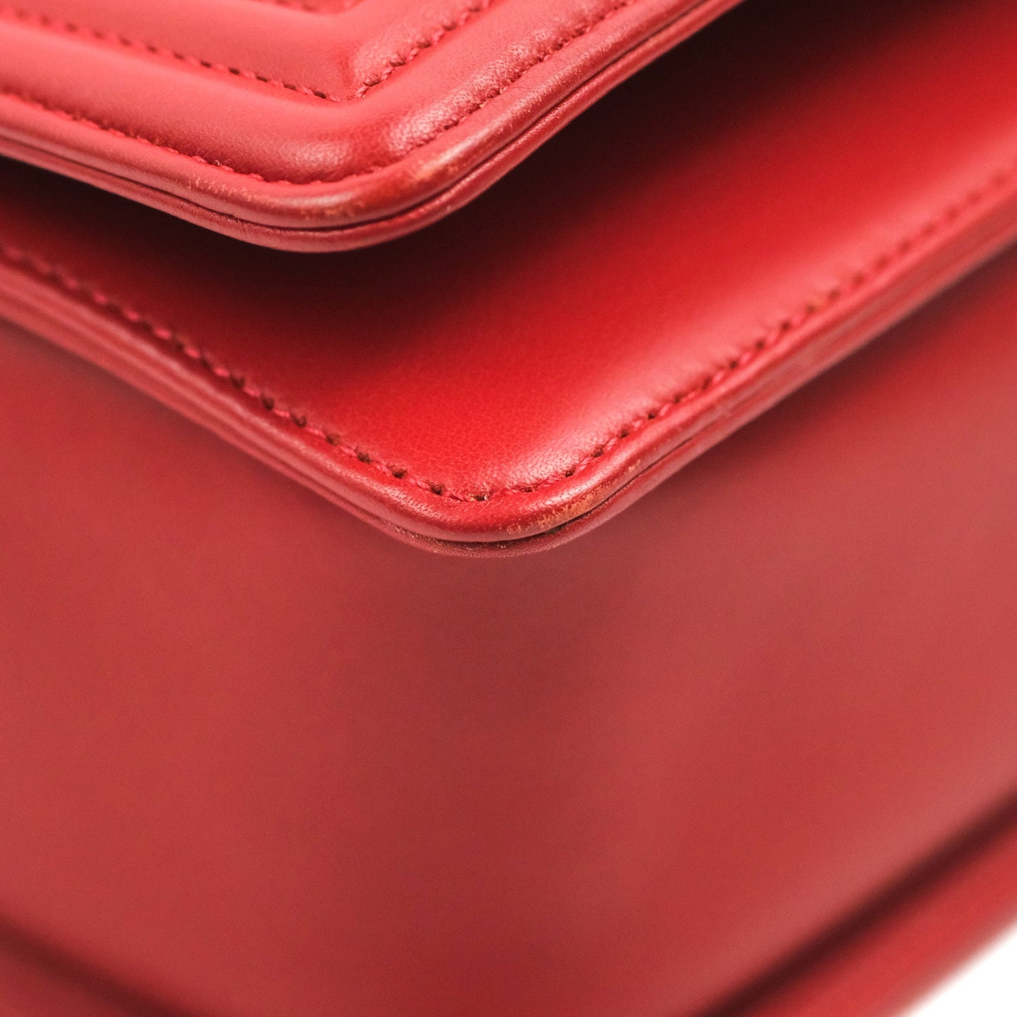 Chanel Medium Boy Chevron Red Calfskin Ruthenium Hardware