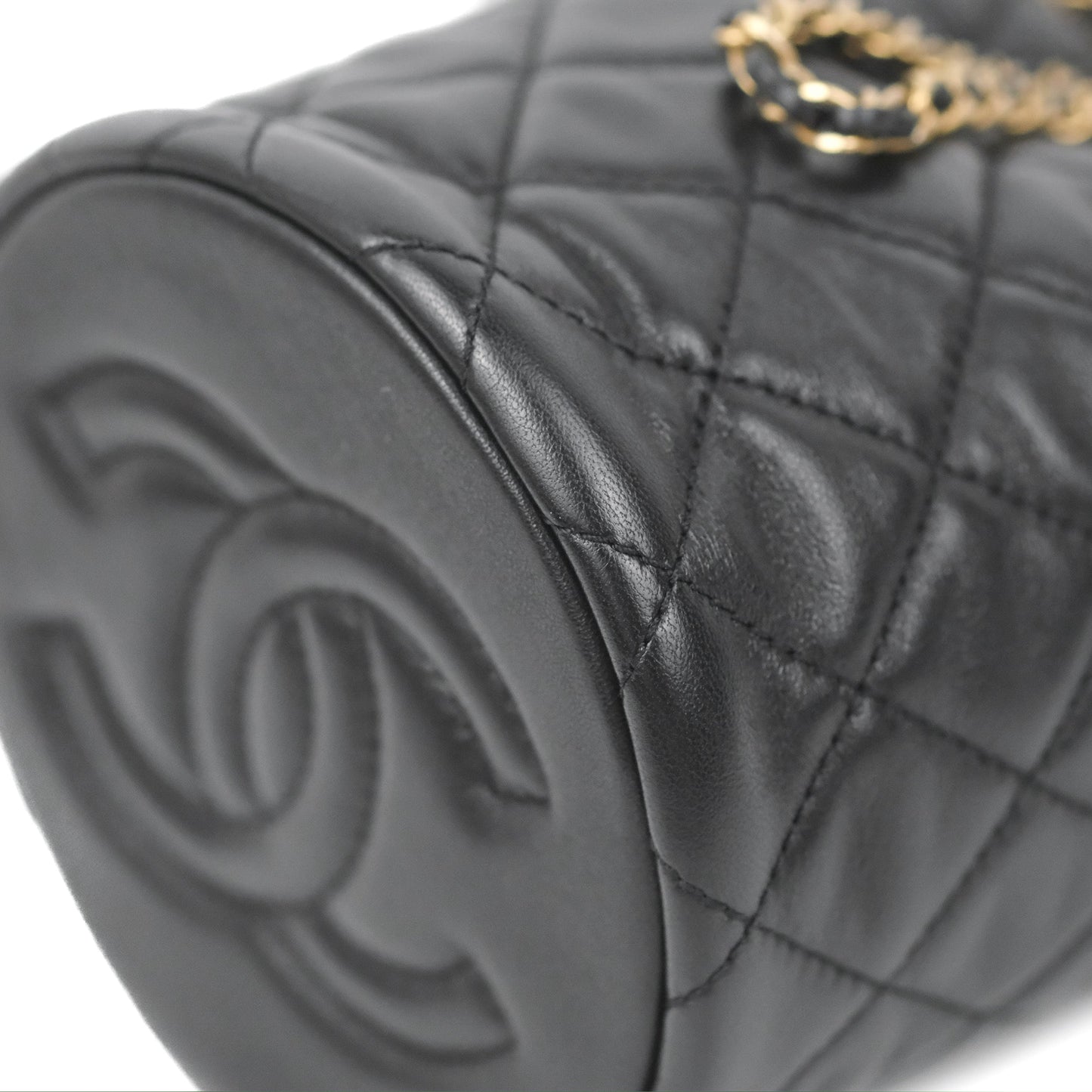 Chanel Pearl Crush Bucket Bag Black Lambskin Aged Gold Hardware 22S