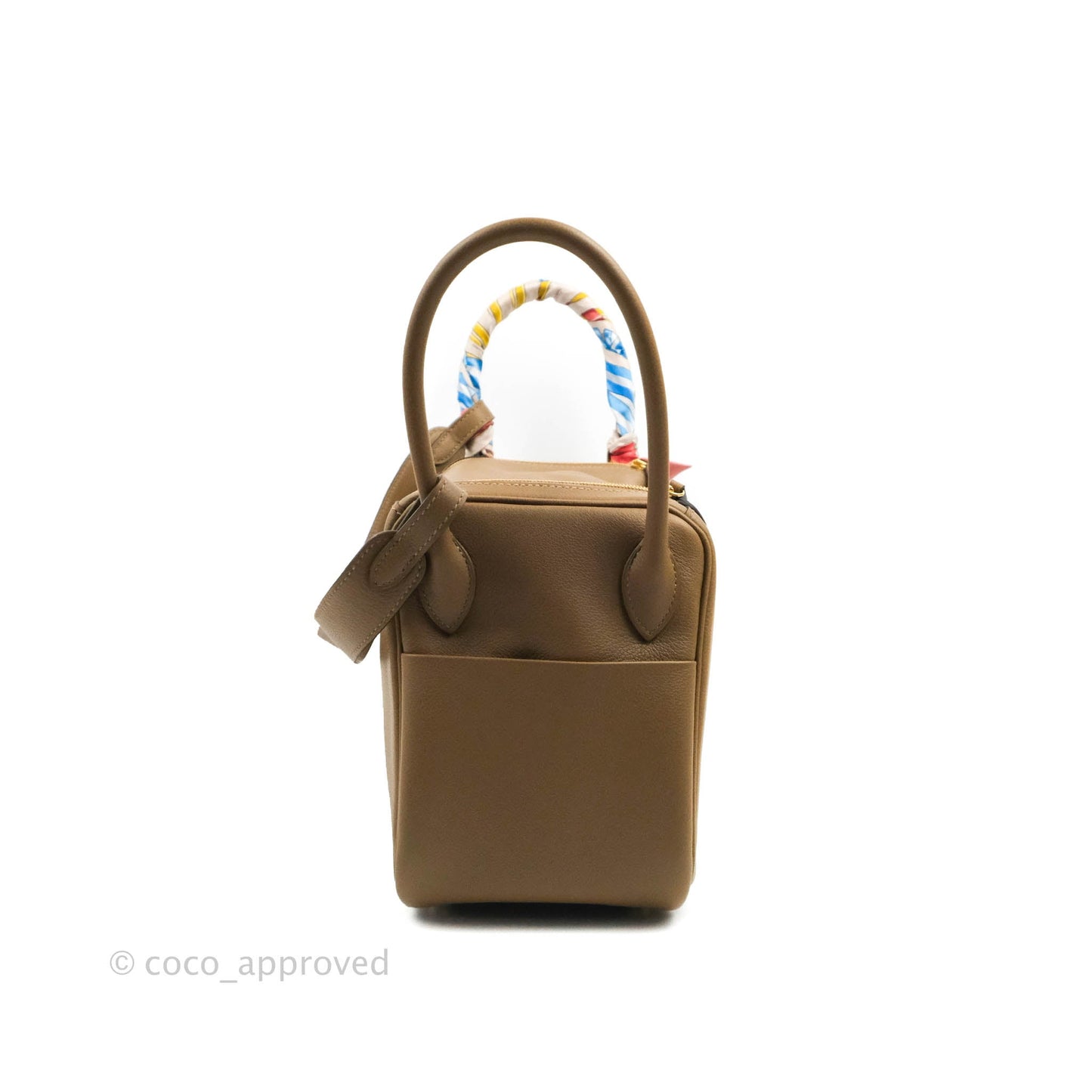 Hermès Lindy 26 Evercolor Beige De Weimar Gold Hardware with Twilly