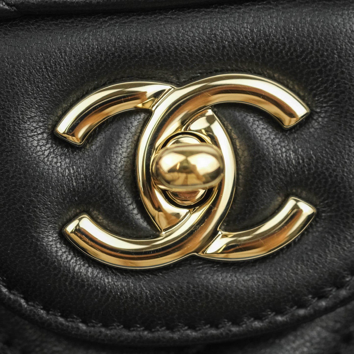 Chanel Jumbo Chevron Double Flap Black Lambskin Gold Hardware⁣⁣
