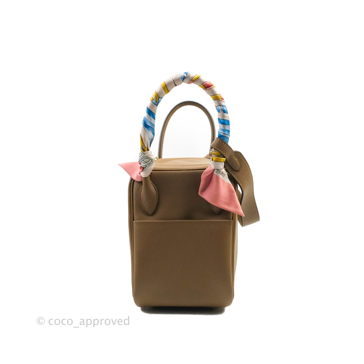 Hermès Lindy 26 Evercolor Beige De Weimar Gold Hardware with Twilly