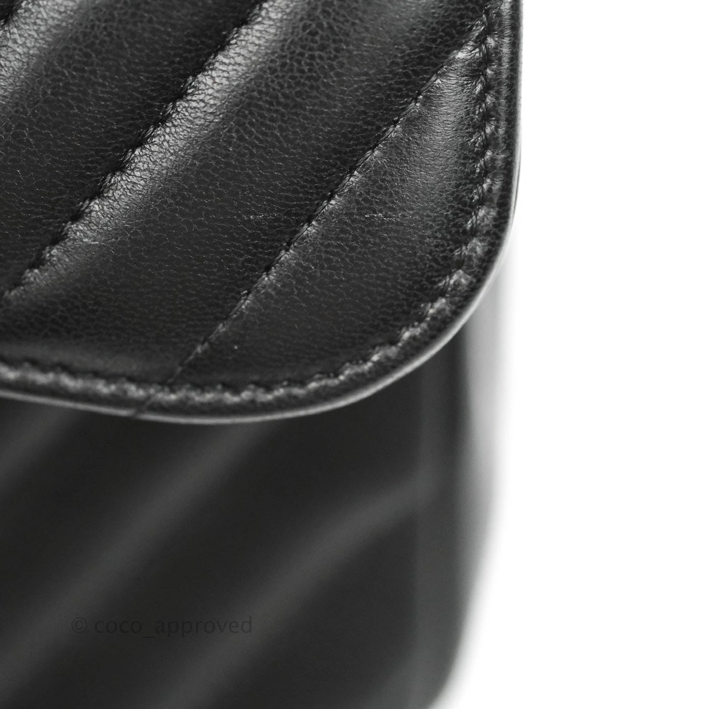 Chanel Jumbo Chevron Double Flap Black Lambskin Gold Hardware⁣⁣