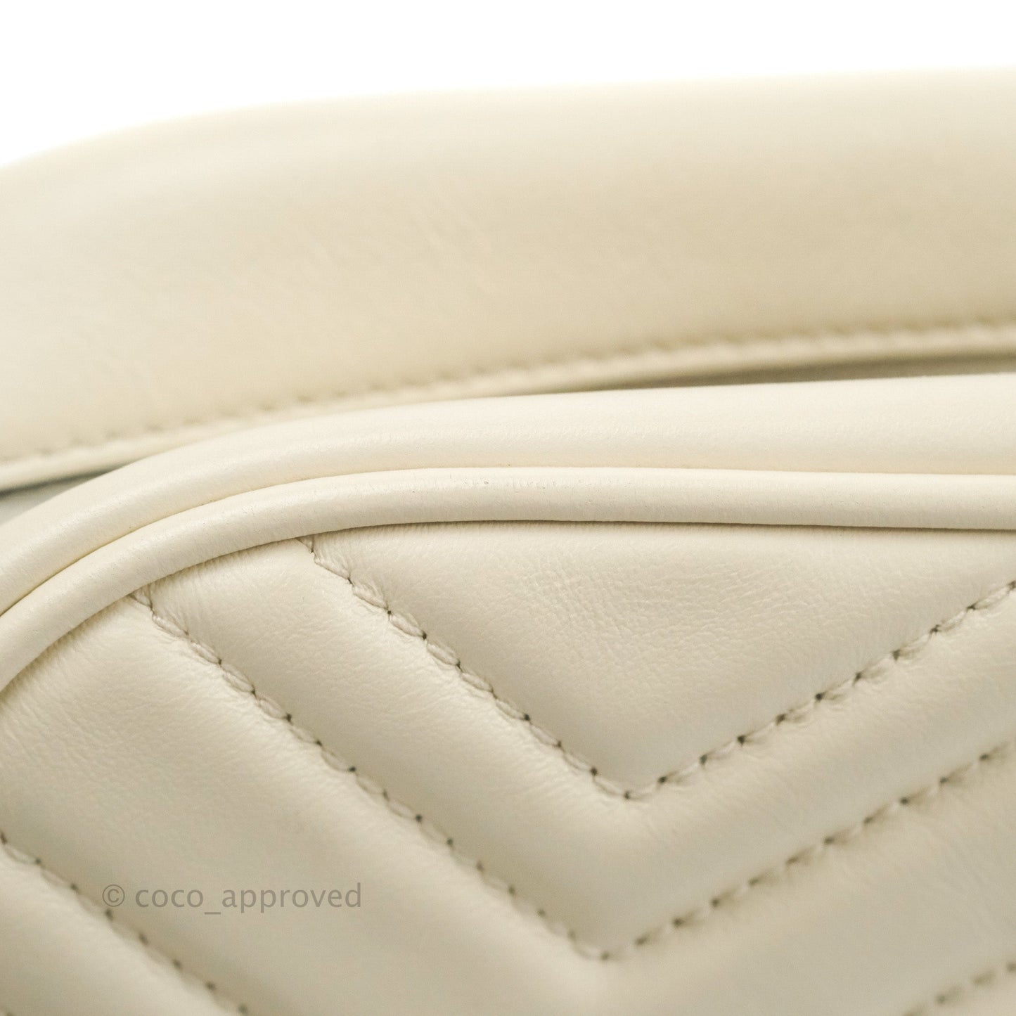 Gucci Small Matelasse GG Marmont Camera Bag White Calfskin Gold Hardware