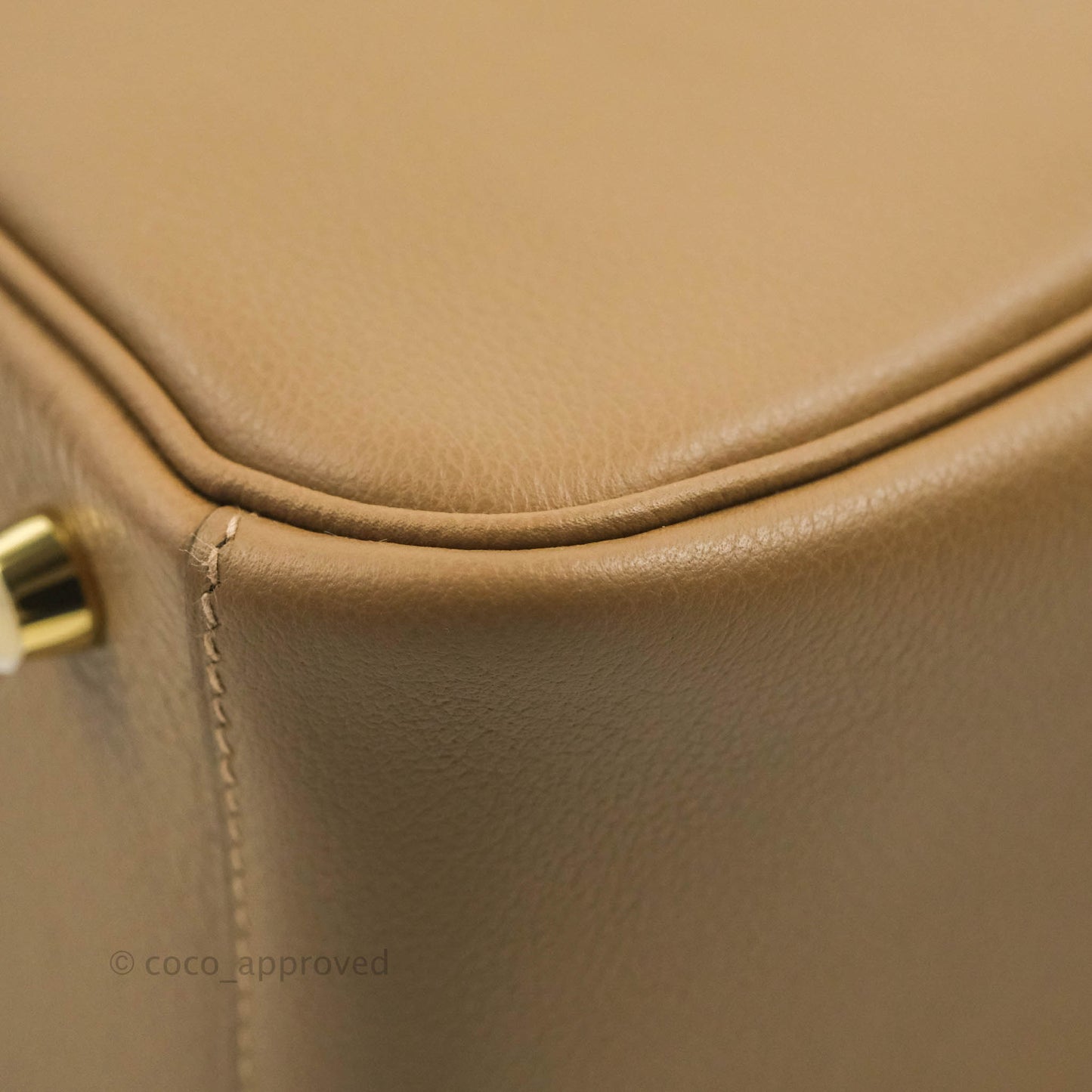 Hermès Lindy 26 Evercolor Beige De Weimar Gold Hardware with Twilly
