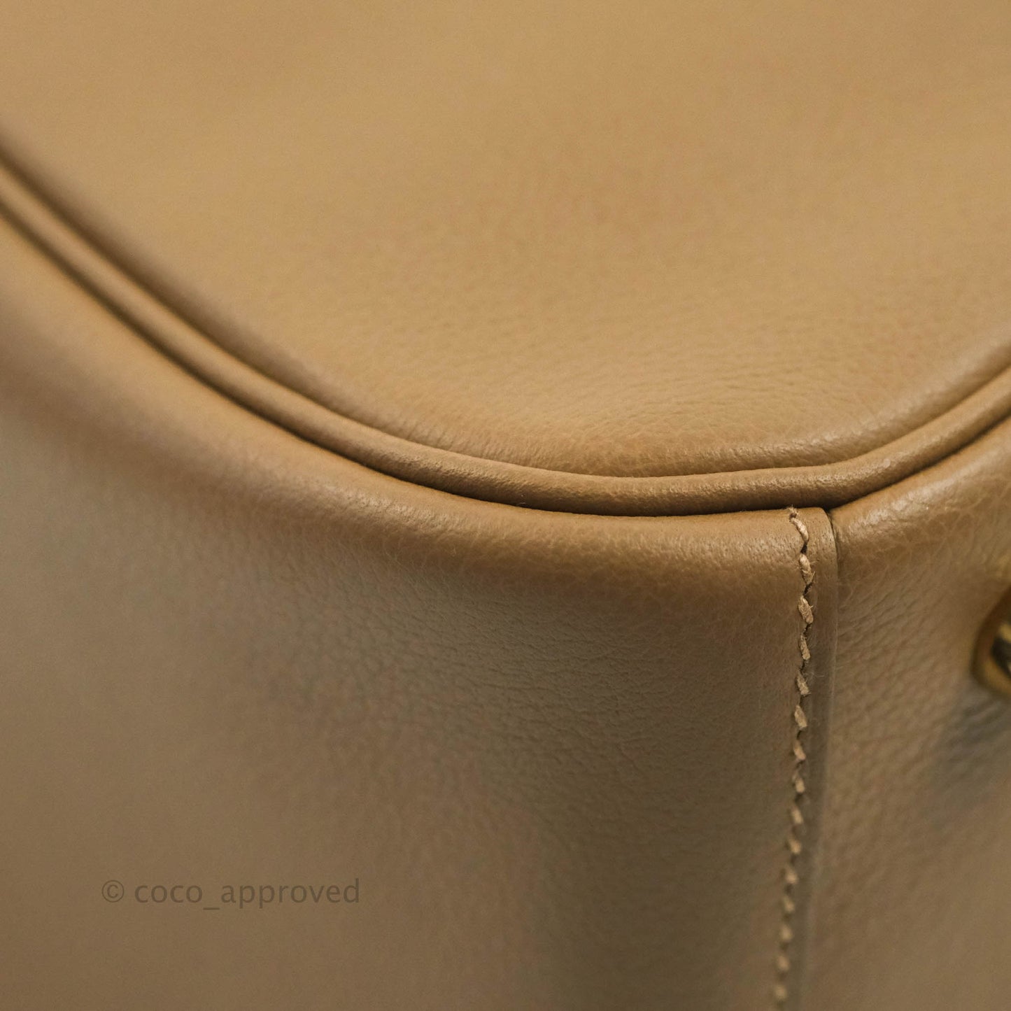Hermès Lindy 26 Evercolor Beige De Weimar Gold Hardware with Twilly
