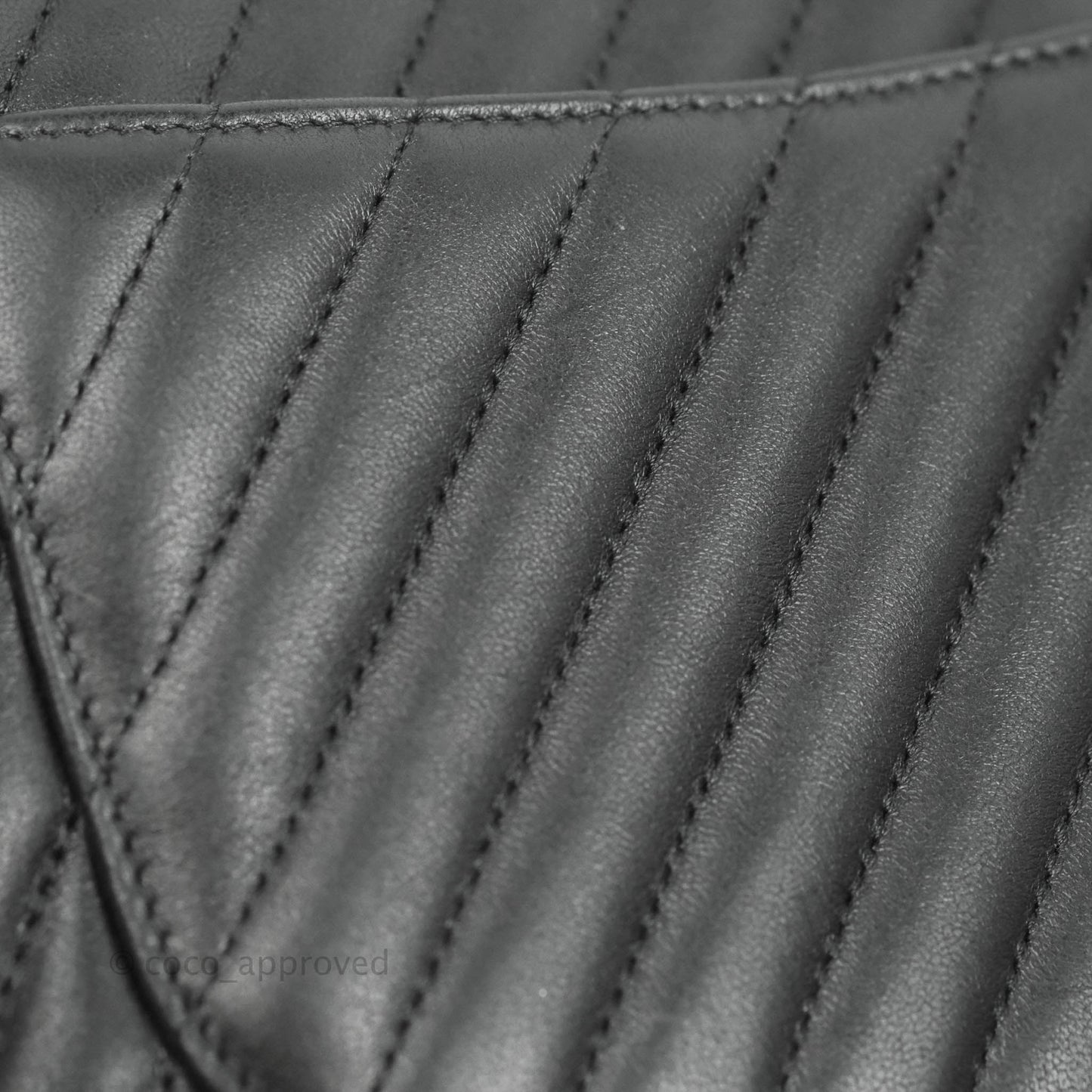 Chanel Jumbo Chevron Double Flap Black Lambskin Gold Hardware⁣⁣