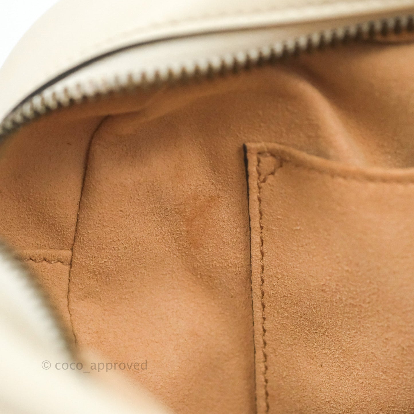 Gucci Small Matelasse GG Marmont Camera Bag White Calfskin Gold Hardware