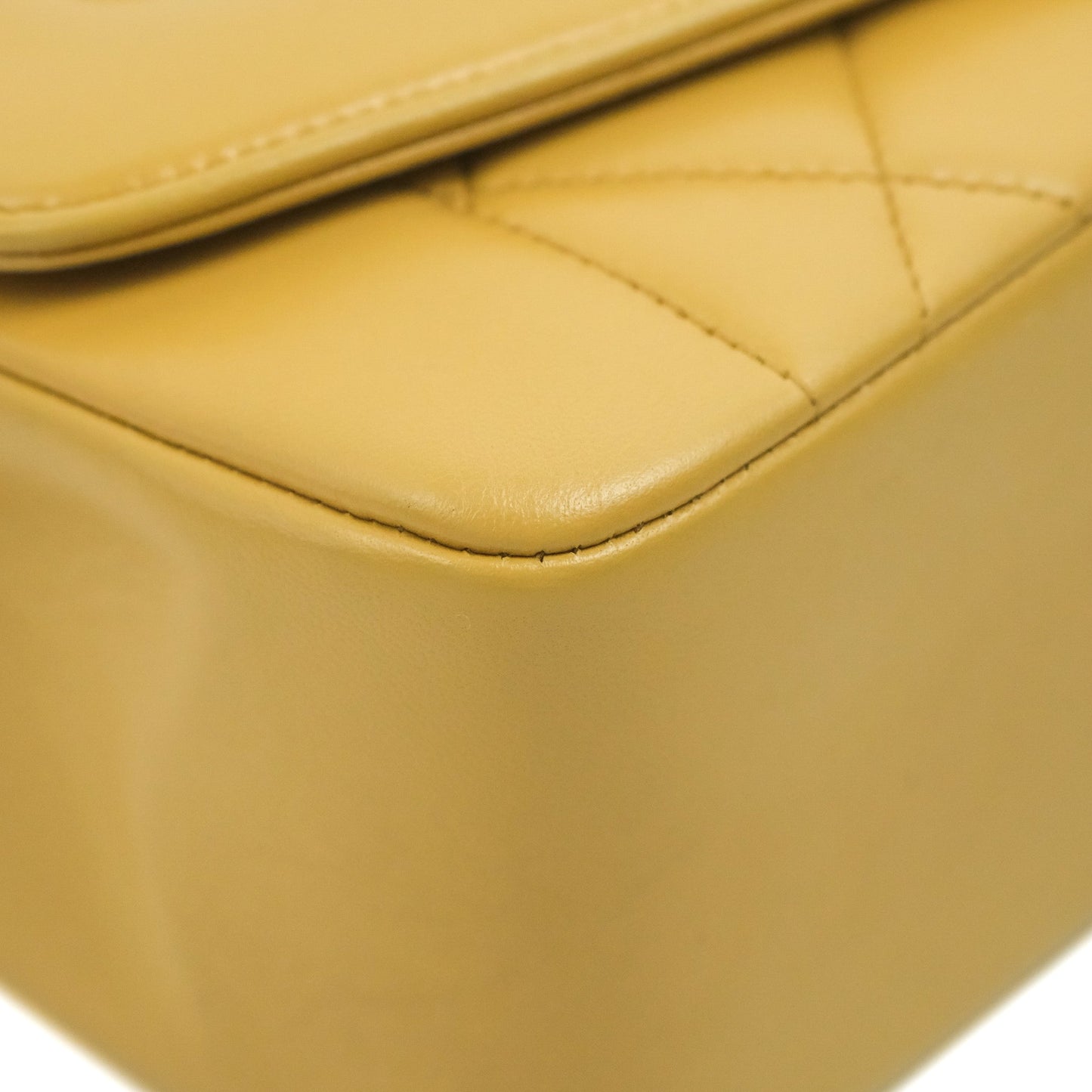 Chanel Vintage Small Quilted Classic Diana Flap Bag Beige Lambskin 24K Gold Hardware