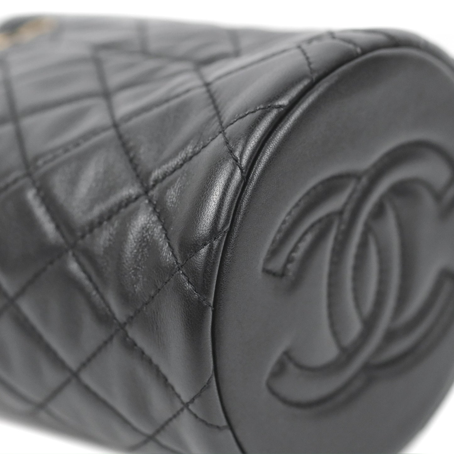 Chanel Pearl Crush Bucket Bag Black Lambskin Aged Gold Hardware 22S