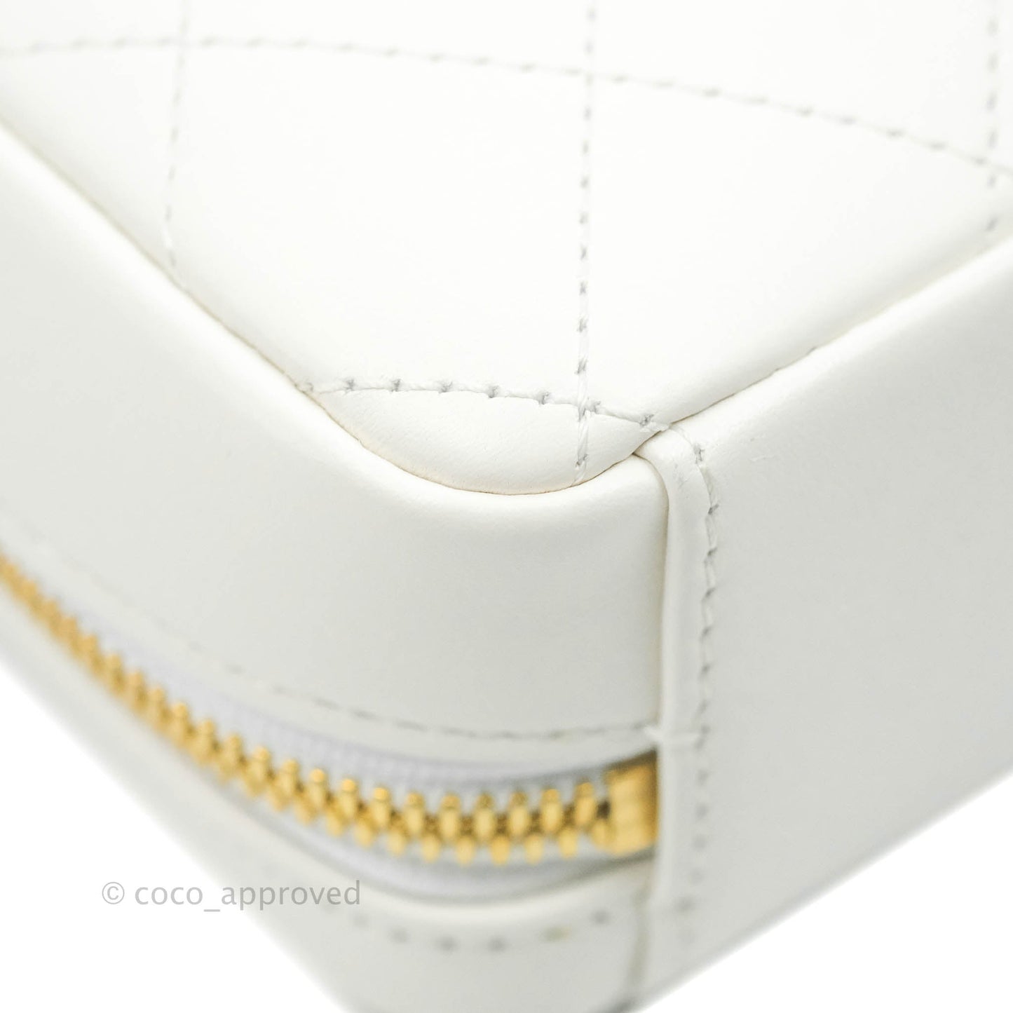 Chanel Circular Handle Zip Around Vanity Case White Calfskin Gold Hardware 20S
