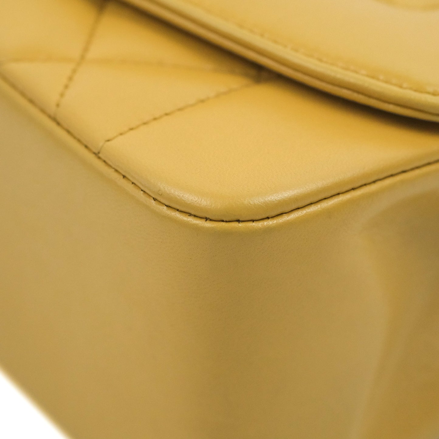 Chanel Vintage Small Quilted Classic Diana Flap Bag Beige Lambskin 24K Gold Hardware