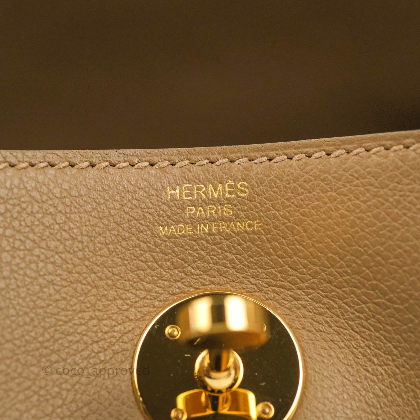 Hermès Lindy 26 Evercolor Beige De Weimar Gold Hardware with Twilly
