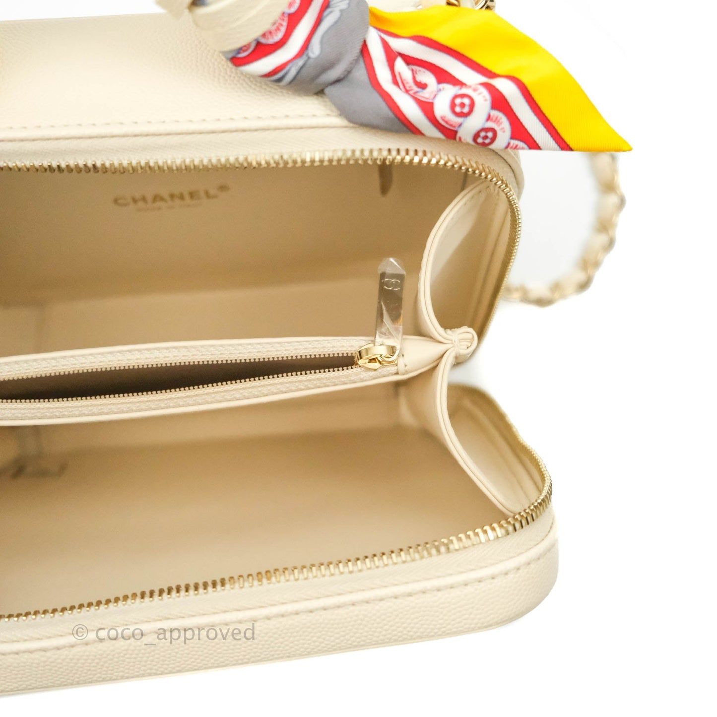 Chanel Quilted Medium CC Filigree Vanity Case Ivory Caviar Gold Hardware