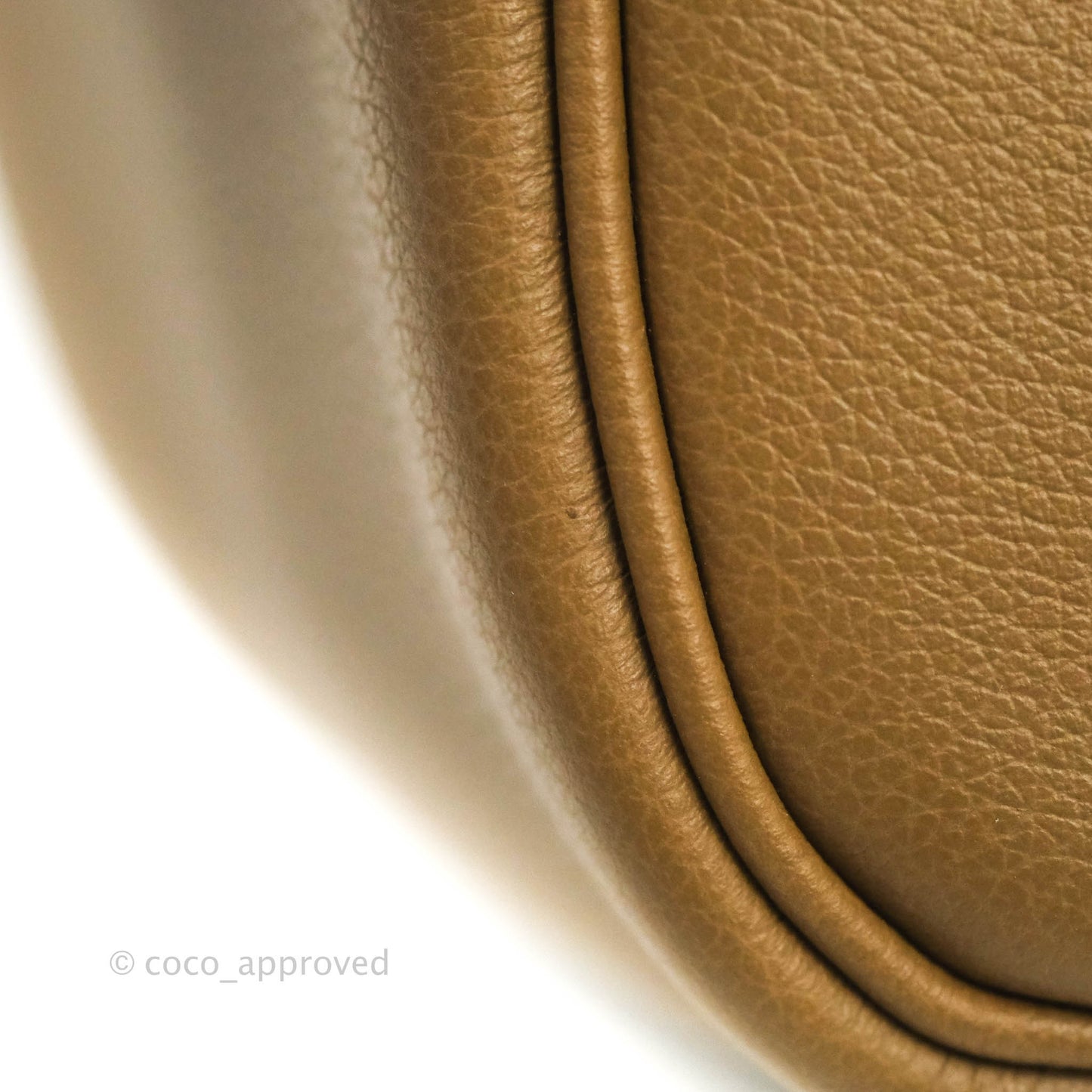Hermès Lindy 26 Evercolor Beige De Weimar Gold Hardware with Twilly