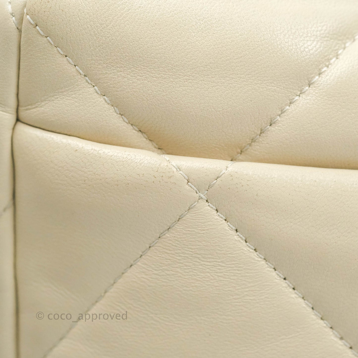 Chanel 19 Medium Beige Mixed Hardware