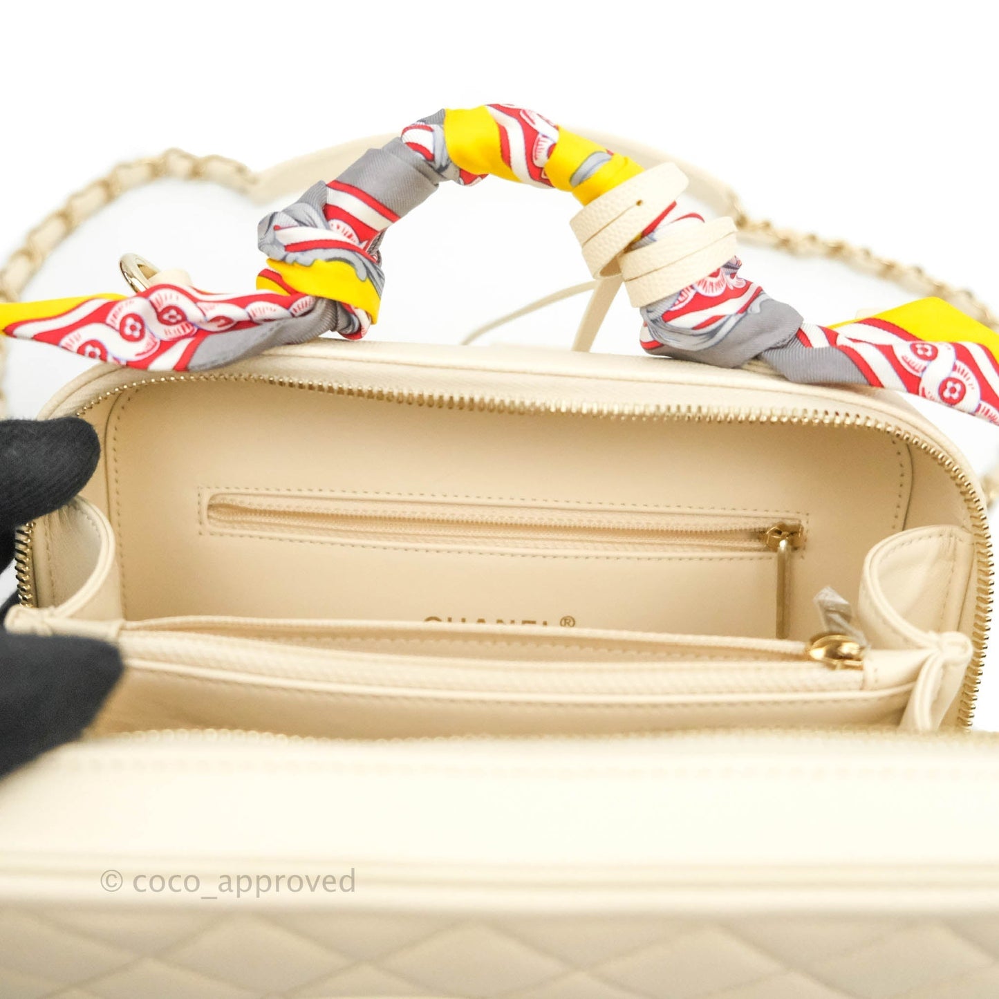 Chanel Quilted Medium CC Filigree Vanity Case Ivory Caviar Gold Hardware