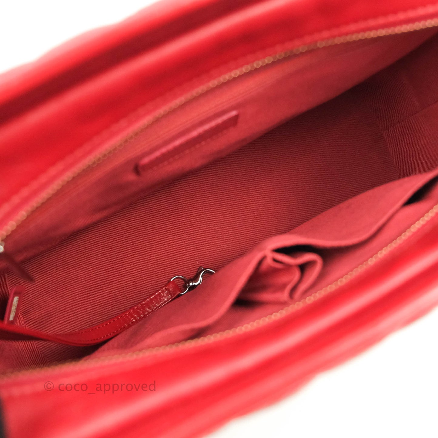 Chanel Chevron Medium Gabrielle Hobo Red Aged Calfskin Mixed Hardware