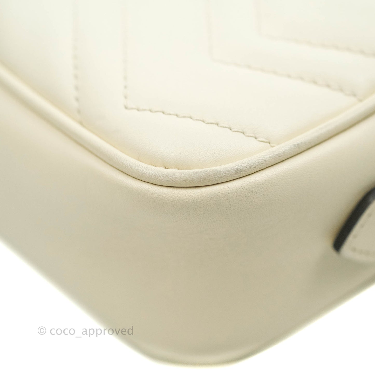 Gucci Mini Matelasse GG Marmont Camera Bag White Calfskin Gold Hardware