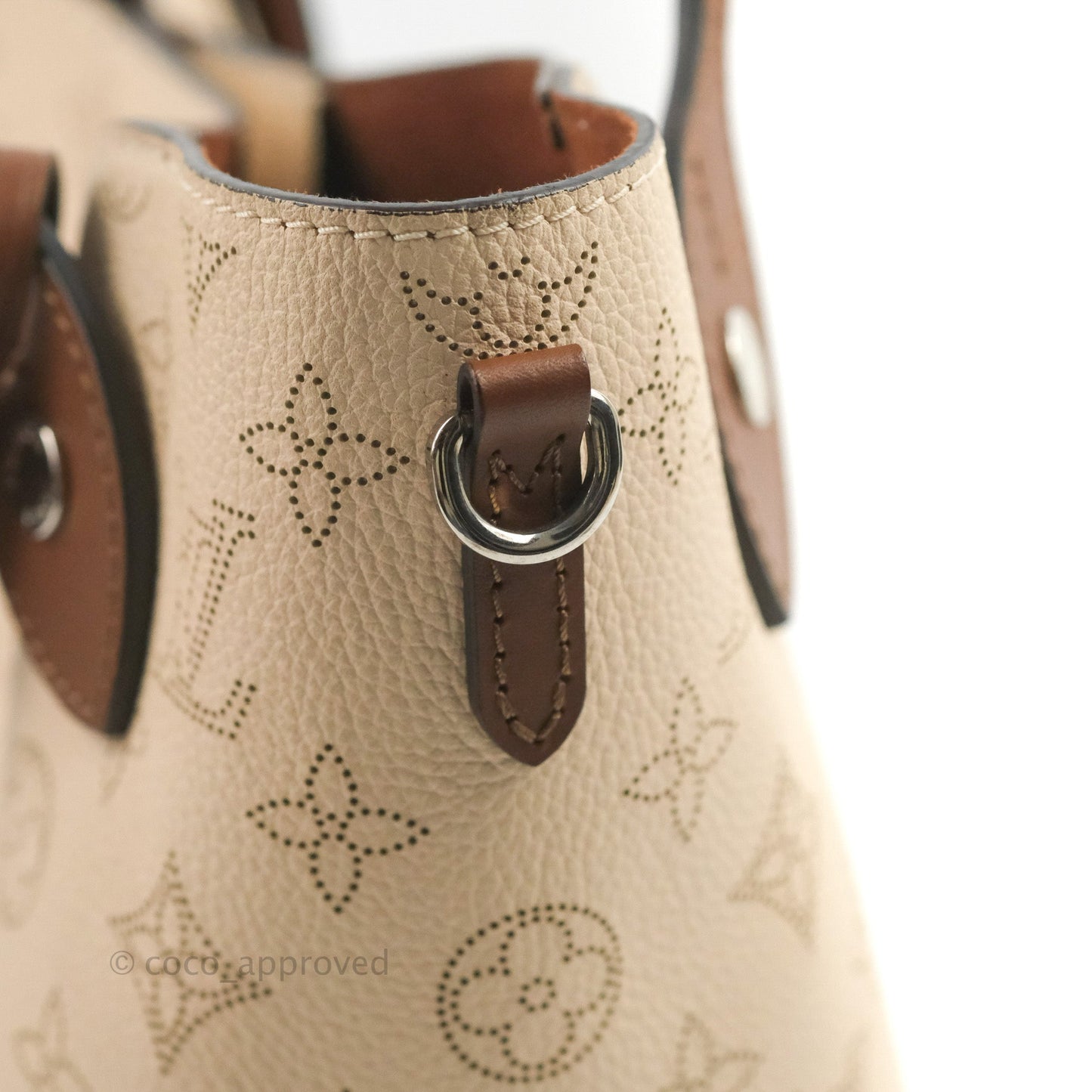 Louis Vuitton Hina PM Monogram Cream