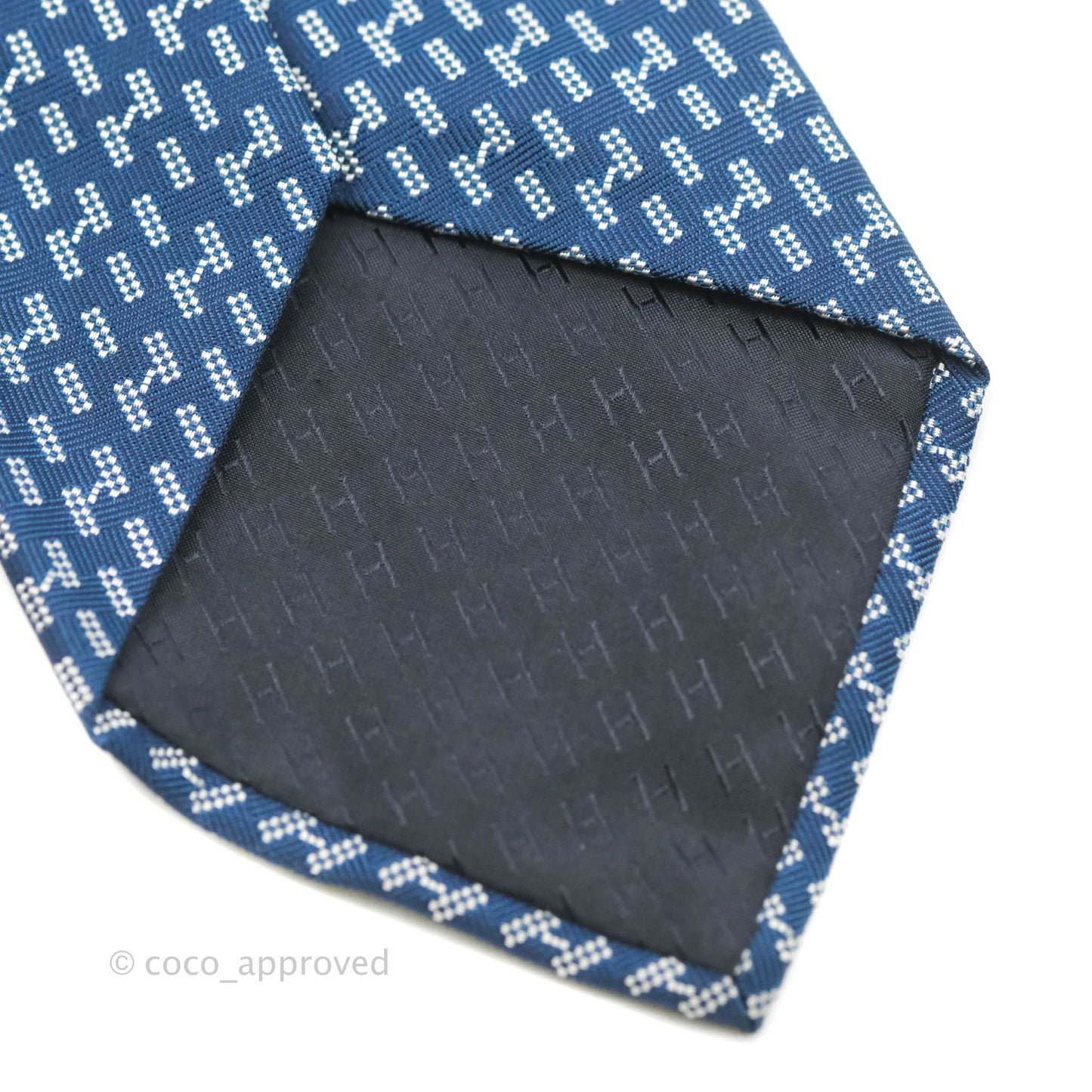 Hermès Lourde H Hippique White Marine Silk Tie