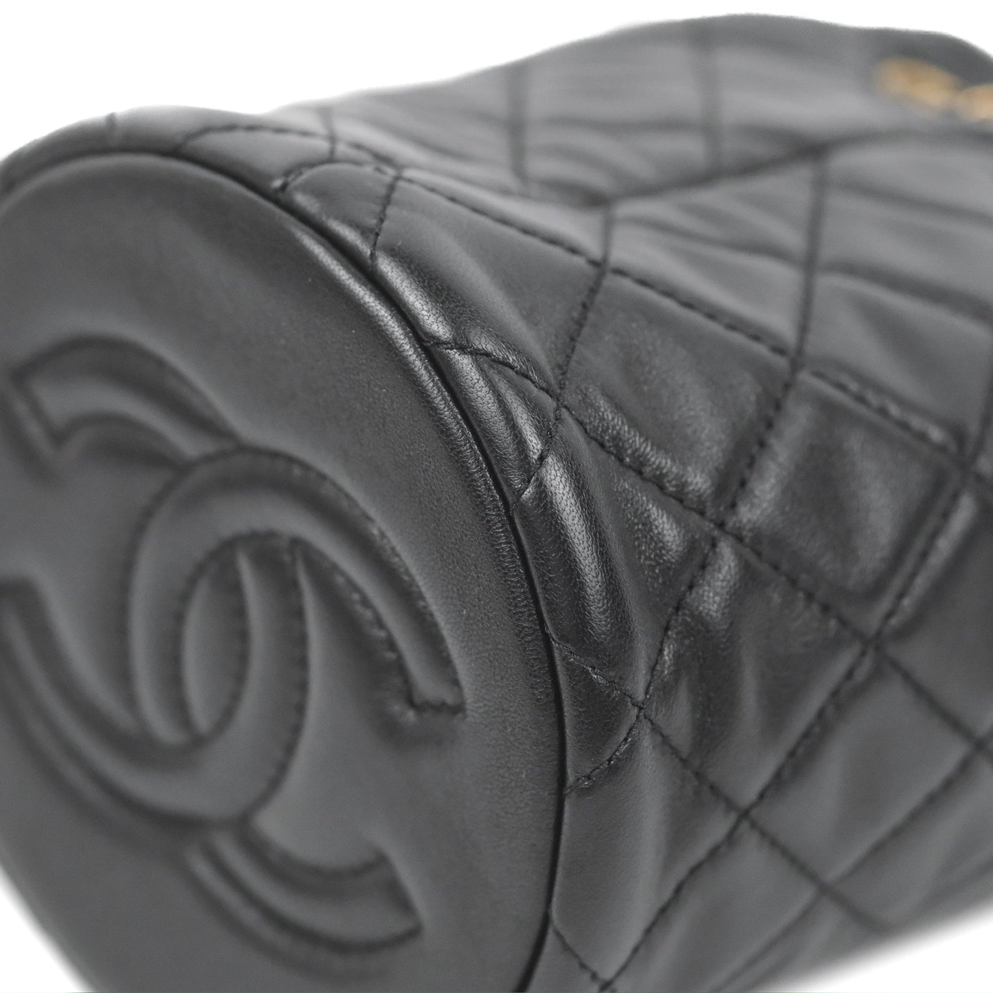 Chanel Pearl Crush Bucket Bag Black Lambskin Aged Gold Hardware 22S