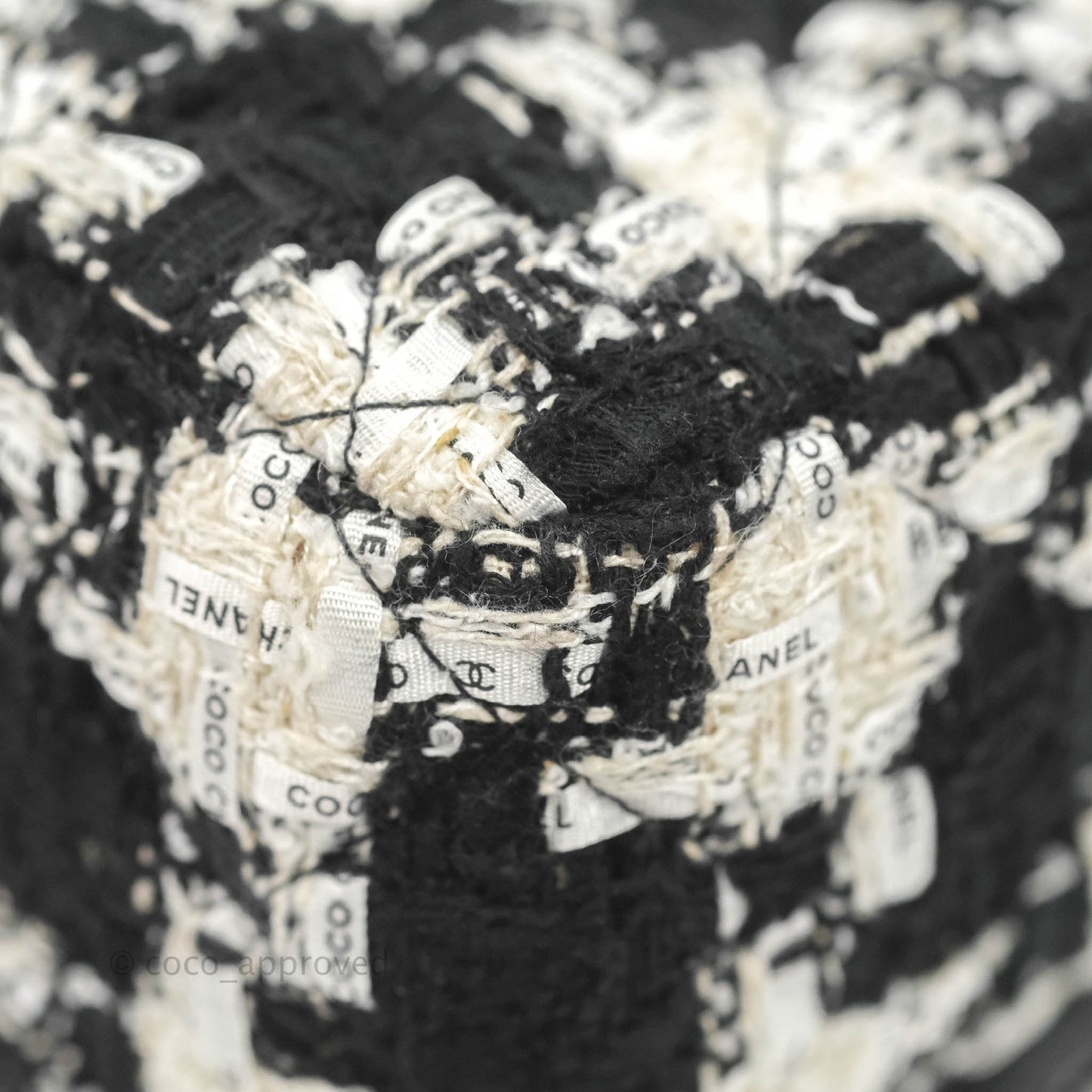 Chanel Quilted M/L Medium Double Flap Black White Houndstooth Tweed Gold Hardware