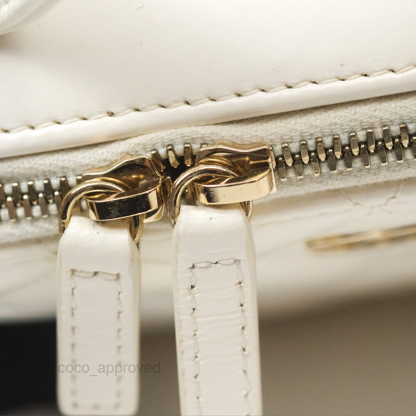 Chanel Top Handle Quilted Vanity Case White Shiny Lambskin Good Hardware