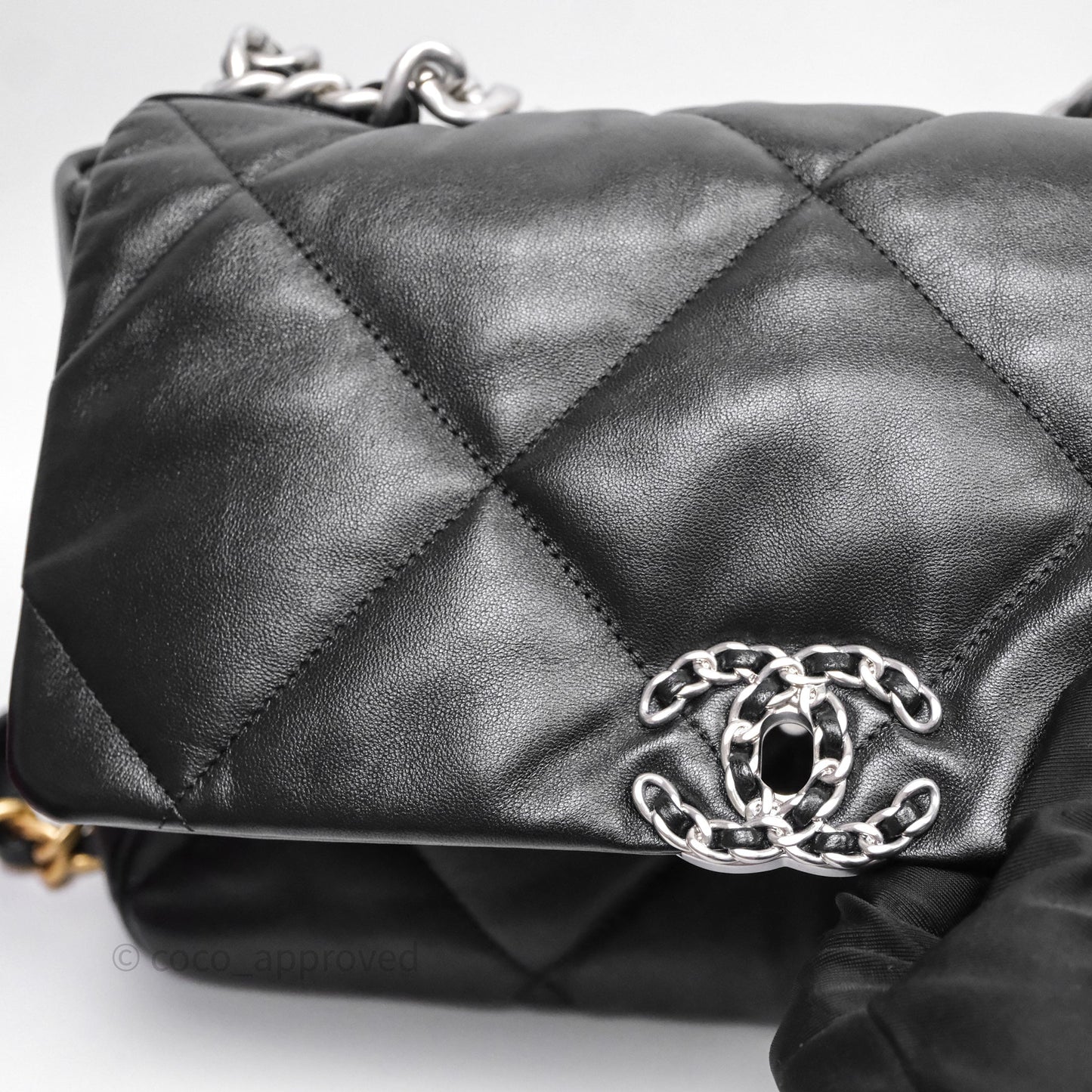 Chanel 19 Medium Black Mixed Hardware